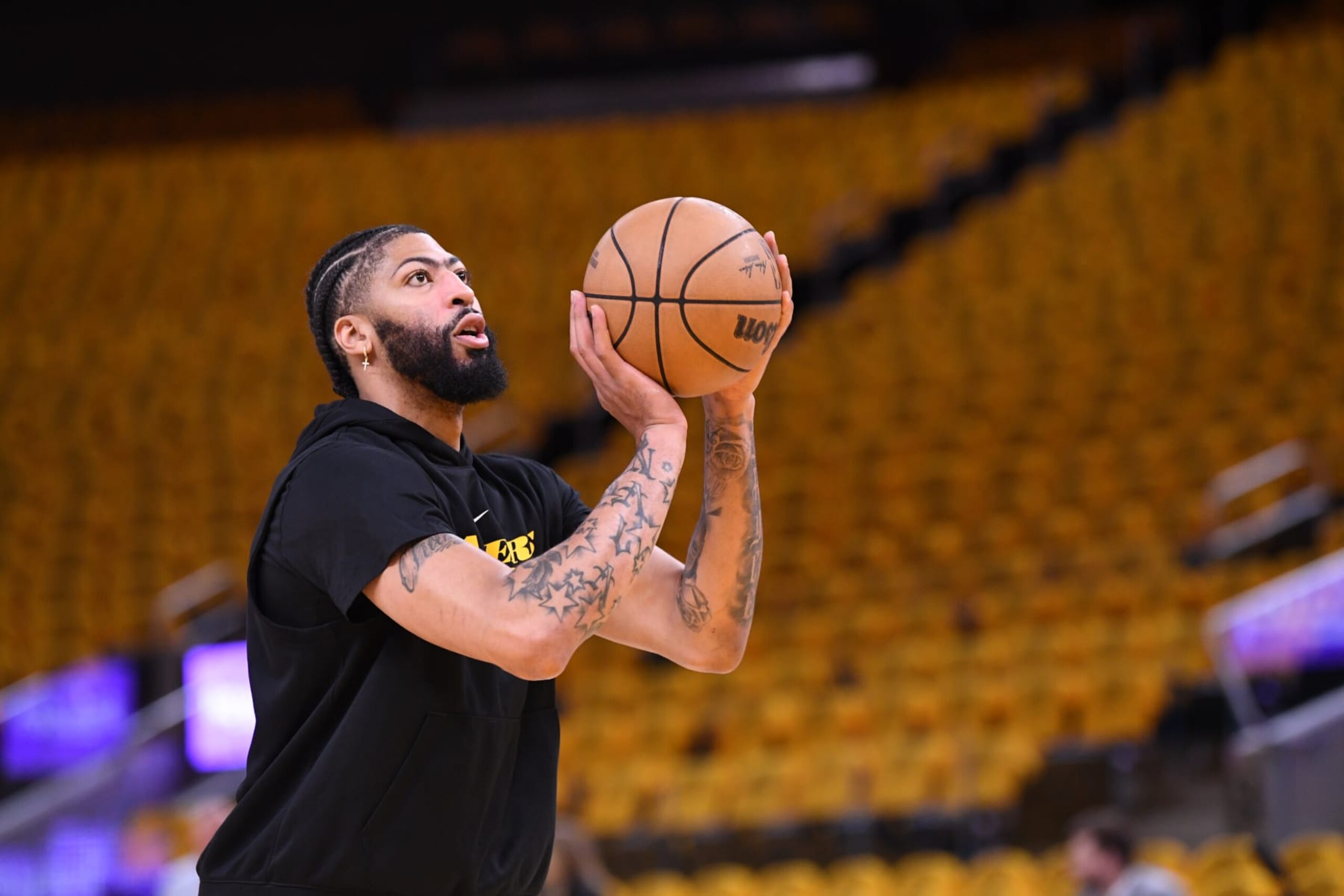 SAN FRANCISCO, CA - MAY 10: Anthony Davis #3 of the Los Angeles Lakers warms up before Game Five of the Western Conference Semi-Finals of the 2023 NBA Playoffs against the Golden State Warriors on May 10, 2023 at Chase Center in San Francisco, California. NOTE TO USER: User expressly acknowledges and agrees that, by downloading and or using this photograph, user is consenting to the terms and conditions of Getty Images License Agreement. Mandatory Copyright Notice: Copyright 2023 NBAE (Photo by Noah Graham/NBAE via Getty Images)