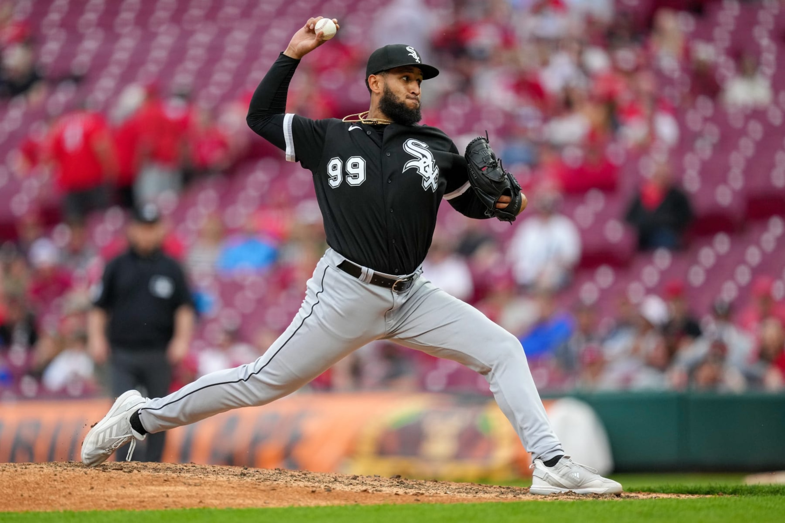 CINCINNATI, OHIO - MAY 07: Keynan Middleton #99 of the Chicago White Sox pitches in the eighth inning against the Cincinnati Reds at Great American Ball Park on May 07, 2023 in Cincinnati, Ohio. (Photo by Dylan Buell/Getty Images)