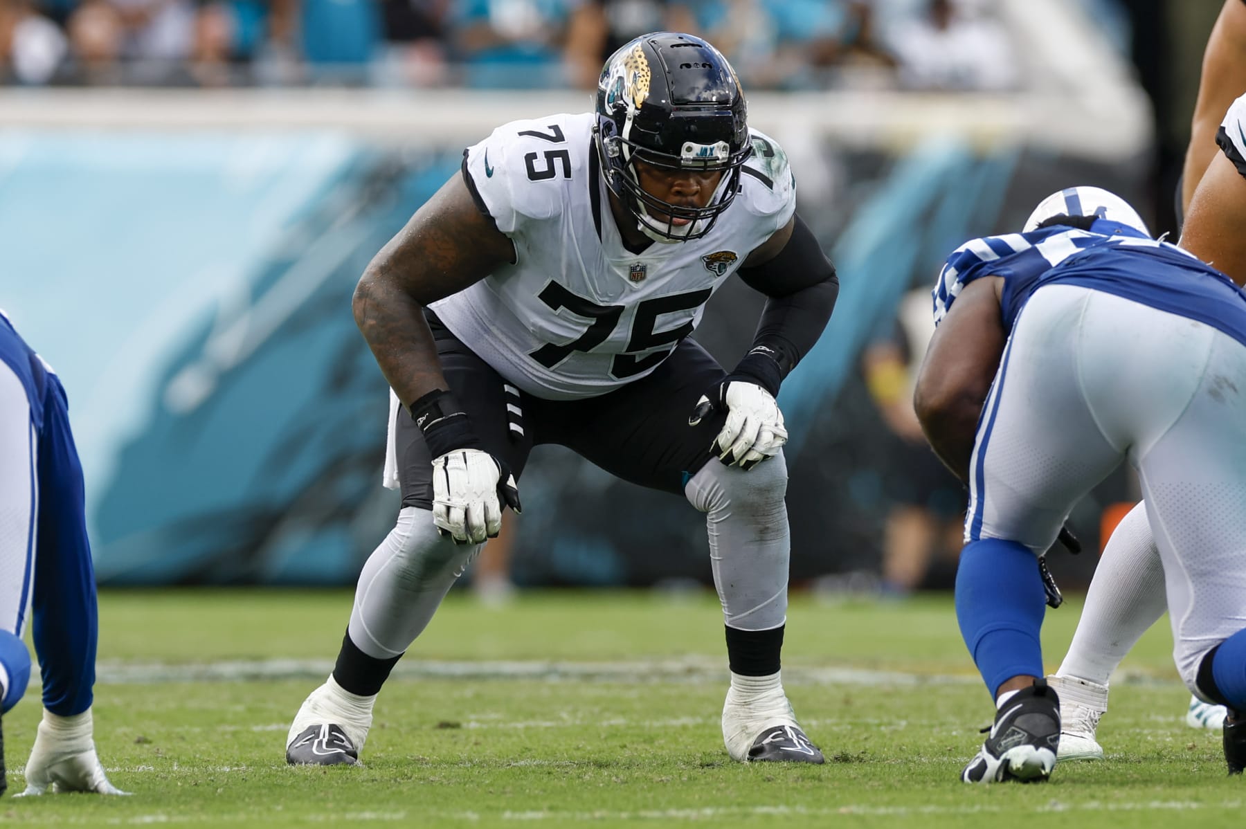 JACKSONVILLE, FL - SEPTEMBER 18: Jacksonville Jaguars offensive tackle Jawaan Taylor (75) during the game between the Indianapolis Colts and the Jacksonville Jaguars on September 19, 2022 at TIAA Bank Field in Jacksonville, Fl. (Photo by David Rosenblum/Icon Sportswire via Getty Images)