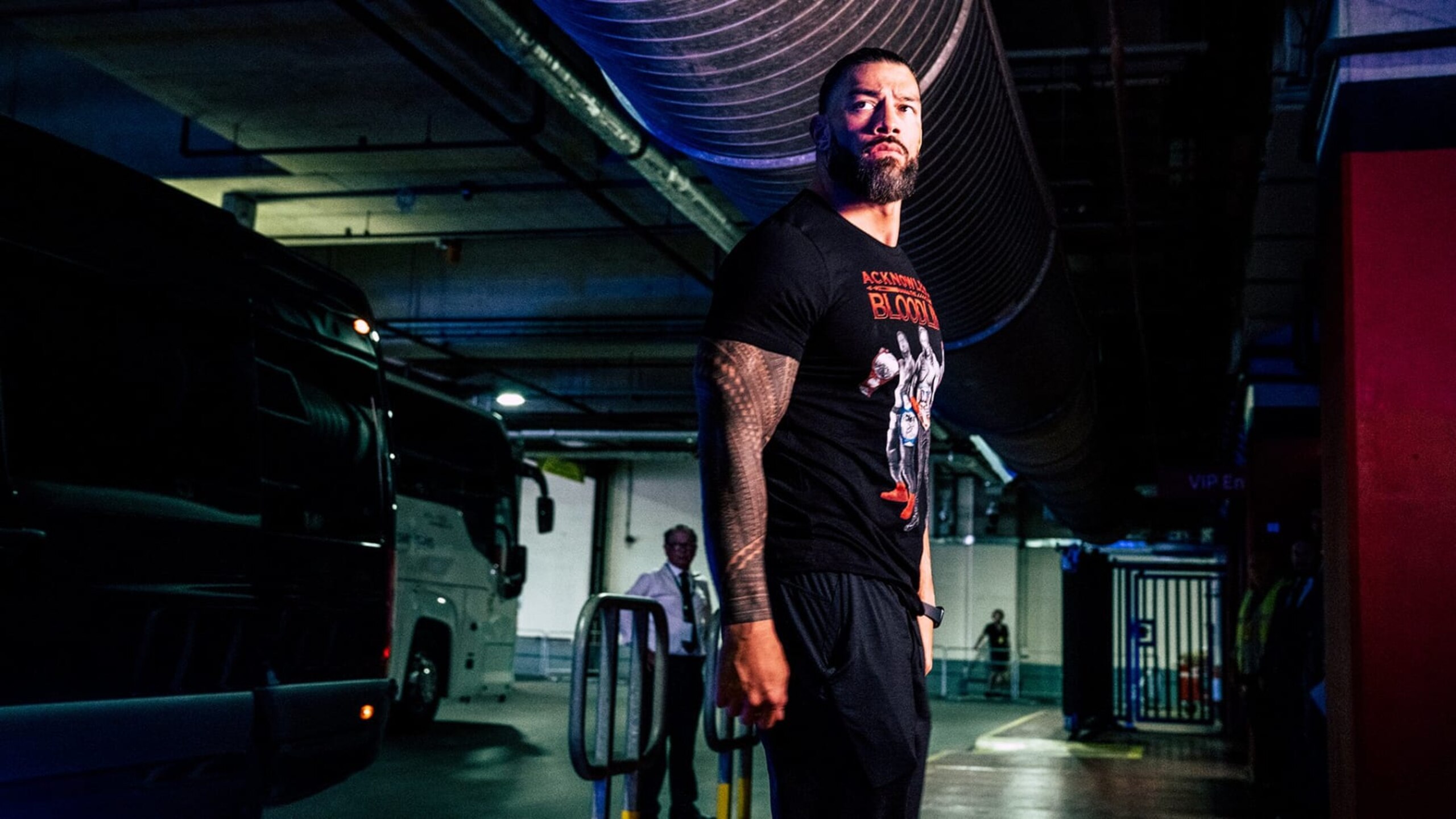 Roman Reigns returned to SmackDown Friday night.