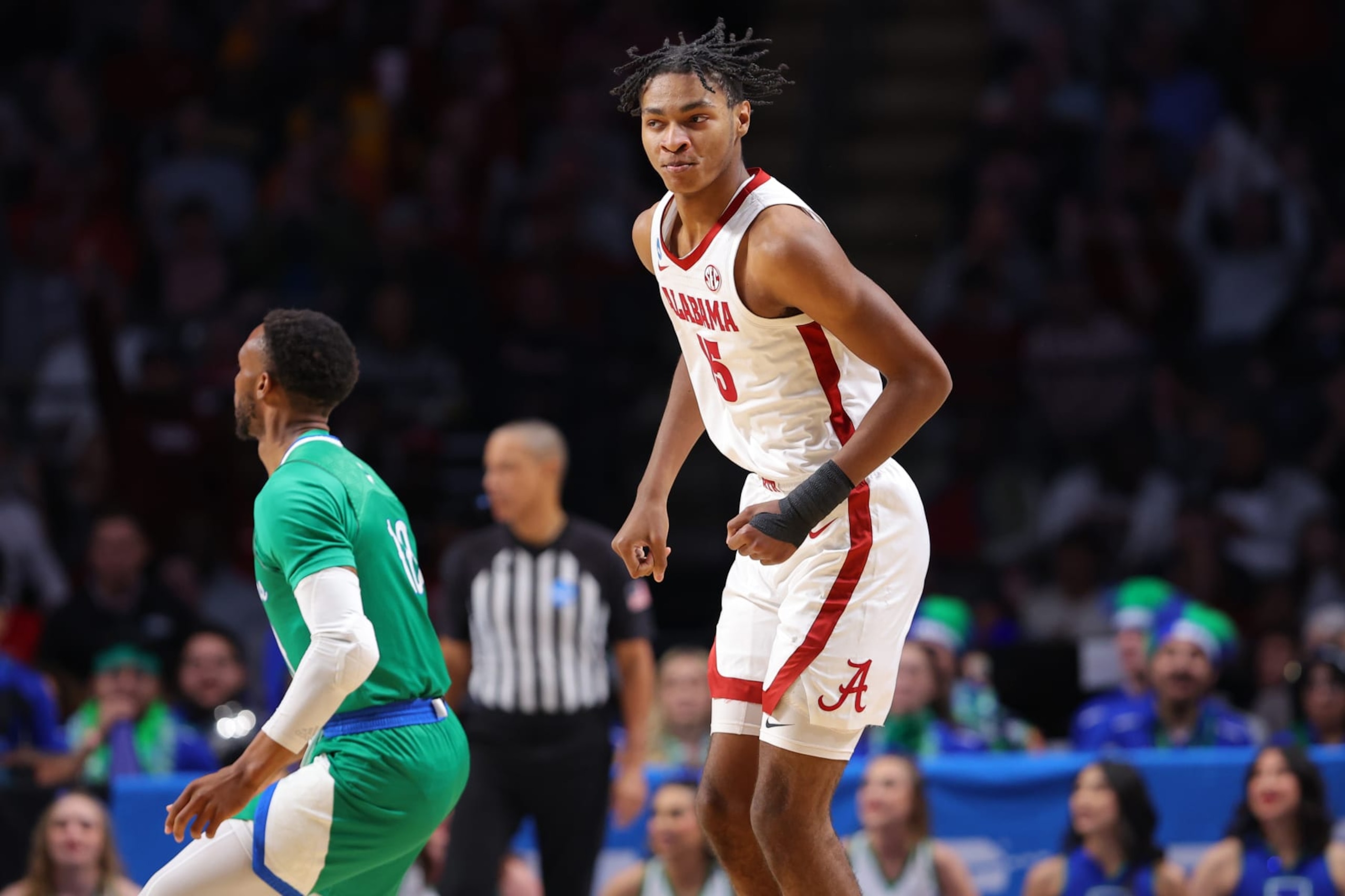 BIRMINGHAM, ALABAMA - MARCH 16: Noah Clowney #15 of the Alabama Crimson Tide reacts after his made basket against the Texas A&M-CC Islanders during the first half in the first round of the NCAA Men's Basketball Tournament at Legacy Arena at the BJCC on March 16, 2023 in Birmingham, Alabama. (Photo by Kevin C. Cox/Getty Images)