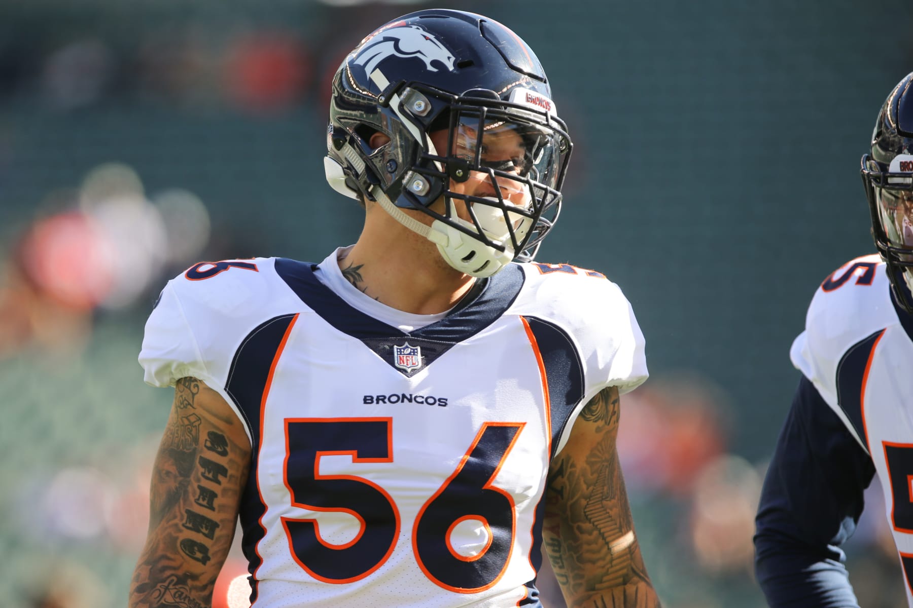CINCINNATI, OH - NOVEMBER 11: Denver Broncos linebacker Shane Ray (56) warms up before the game against the Denver Broncos and the Cincinnati Bengals on December 2nd 2018, at Paul Brown Stadium in Cincinnati, OH. (Photo by Ian Johnson/Icon Sportswire via Getty Images)