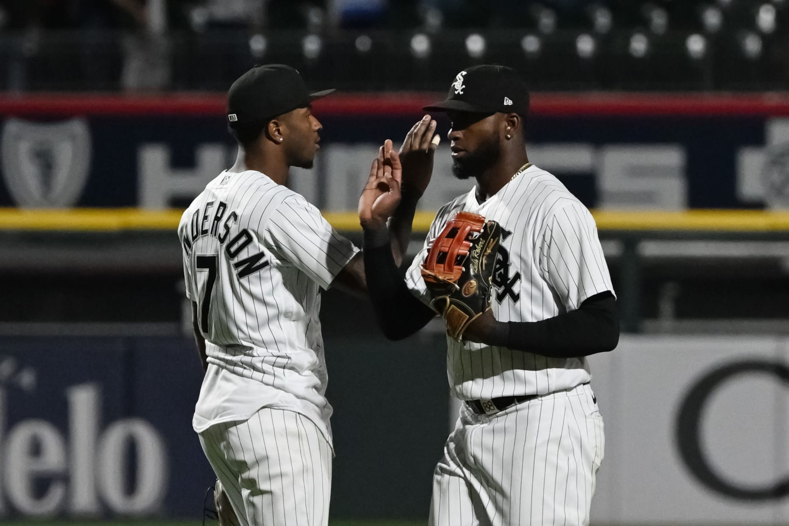 Tim Anderson (L) and Luis Robert Jr. (R) of the Chicago White Sox