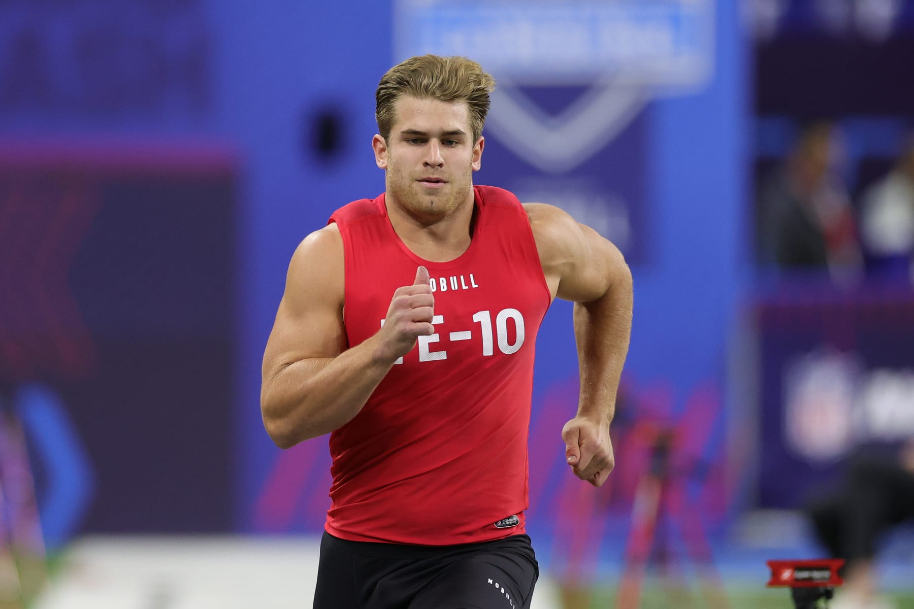 INDIANAPOLIS, INDIANA - MARCH 04: Michael Mayer of Notre Dame participates in the 40-yard dash during the NFL Combine at Lucas Oil Stadium on March 04, 2023 in Indianapolis, Indiana. (Photo by Stacy Revere/Getty Images)