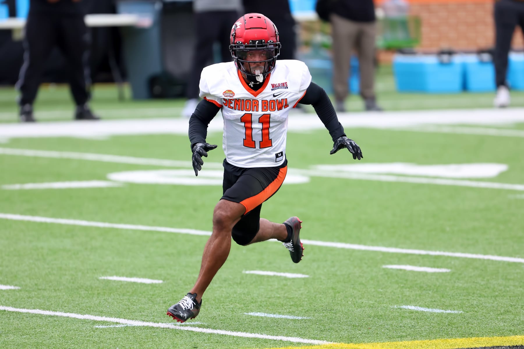 MOBILE, AL - FEBRUARY 01: National wide receiver Tre Tucker of Cincinnati (11) during the Reese's Senior Bowl National team practice session on February 1, 2023 at Hancock Whitney Stadium in Mobile, Alabama.  (Photo by Michael Wade/Icon Sportswire via Getty Images)