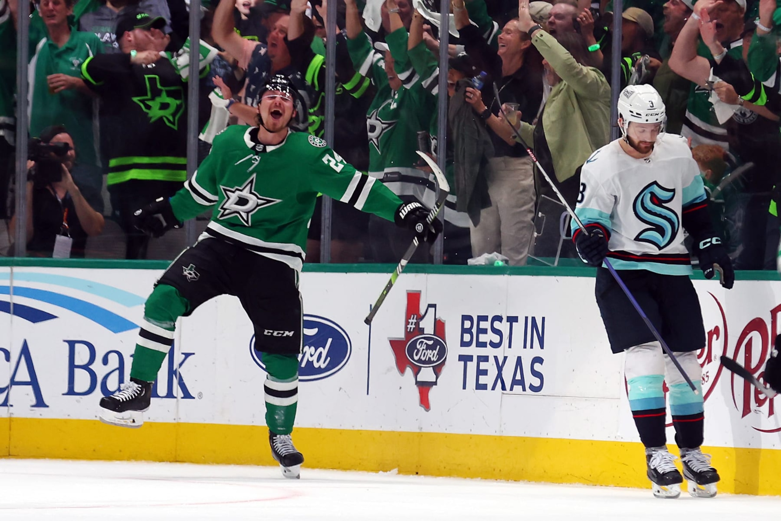 DALLAS, TEXAS - MAY 15: Roope Hintz #24 of the Dallas Stars celebrates a second period goal against the \s in Game Seven of the Second Round of the 2023 Stanley Cup Playoffs at American Airlines Center on May 15, 2023 in Dallas, Texas. (Photo by Richard Rodriguez/Getty Images)