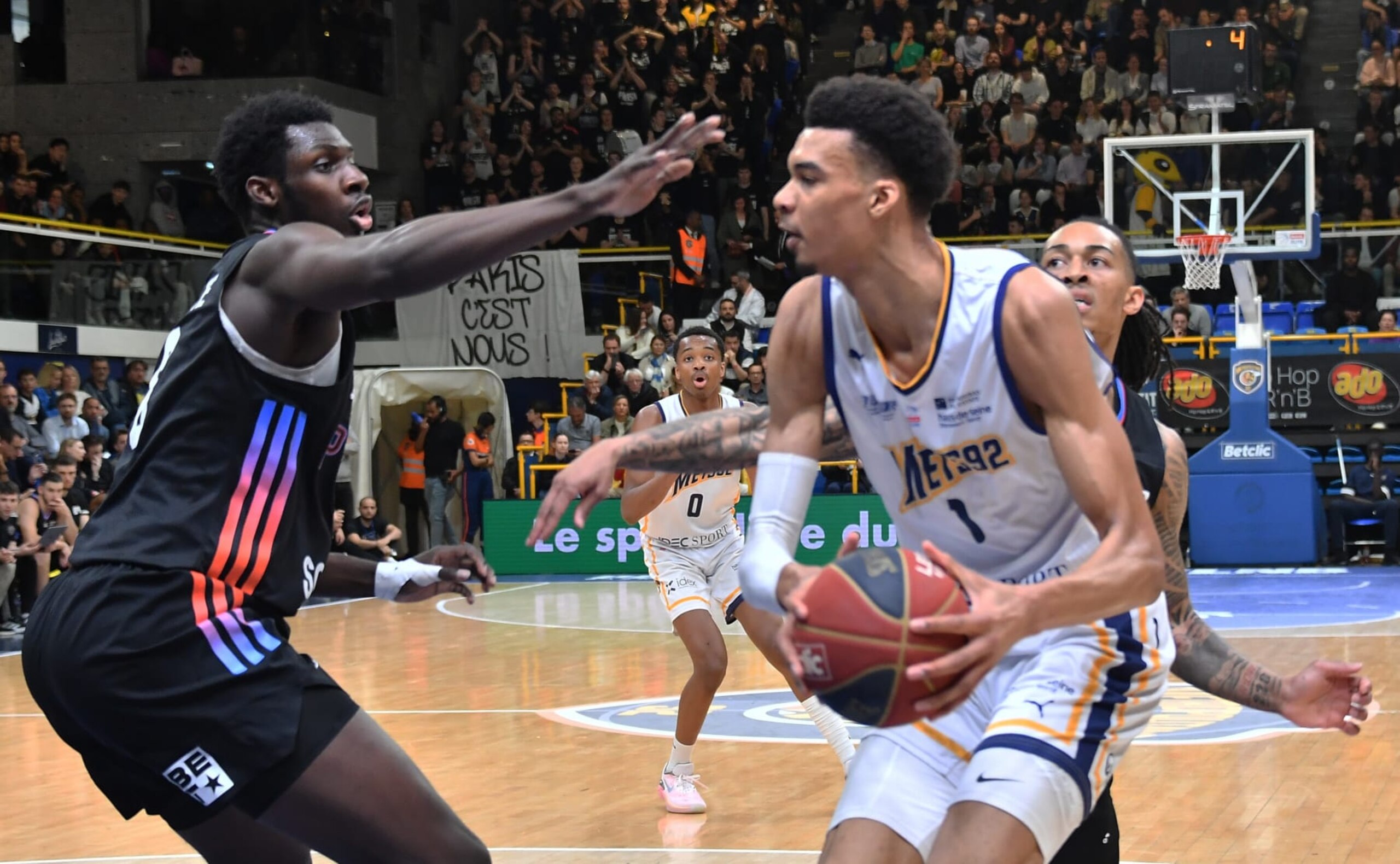 PARIS, FRANCE - May16  Victor Wembanyama of Metropolitan92 in action during the LNB Pro A Betclic Elite basketball match between Boulogne-Levallois v Paris Basket at Palais des sports Marcel-Cerdan in Paris, France, on 16 May 2023. (Photo by Christian Liewig - Corbis/Corbis via Getty Images)