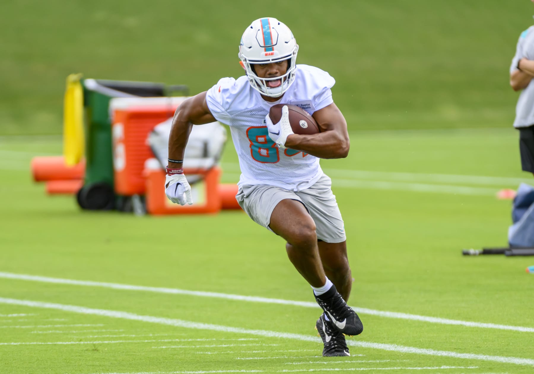 MIAMI GARDENS, FL - MAY 12: Miami Dolphins tight end Elijah Higgins (84) runs on the field during the rookie minicamp at the Baptist Health Training Complex on May 12, 2023 in Miami Gardens, Florida. (Photo by Doug Murray/Icon Sportswire via Getty Images)