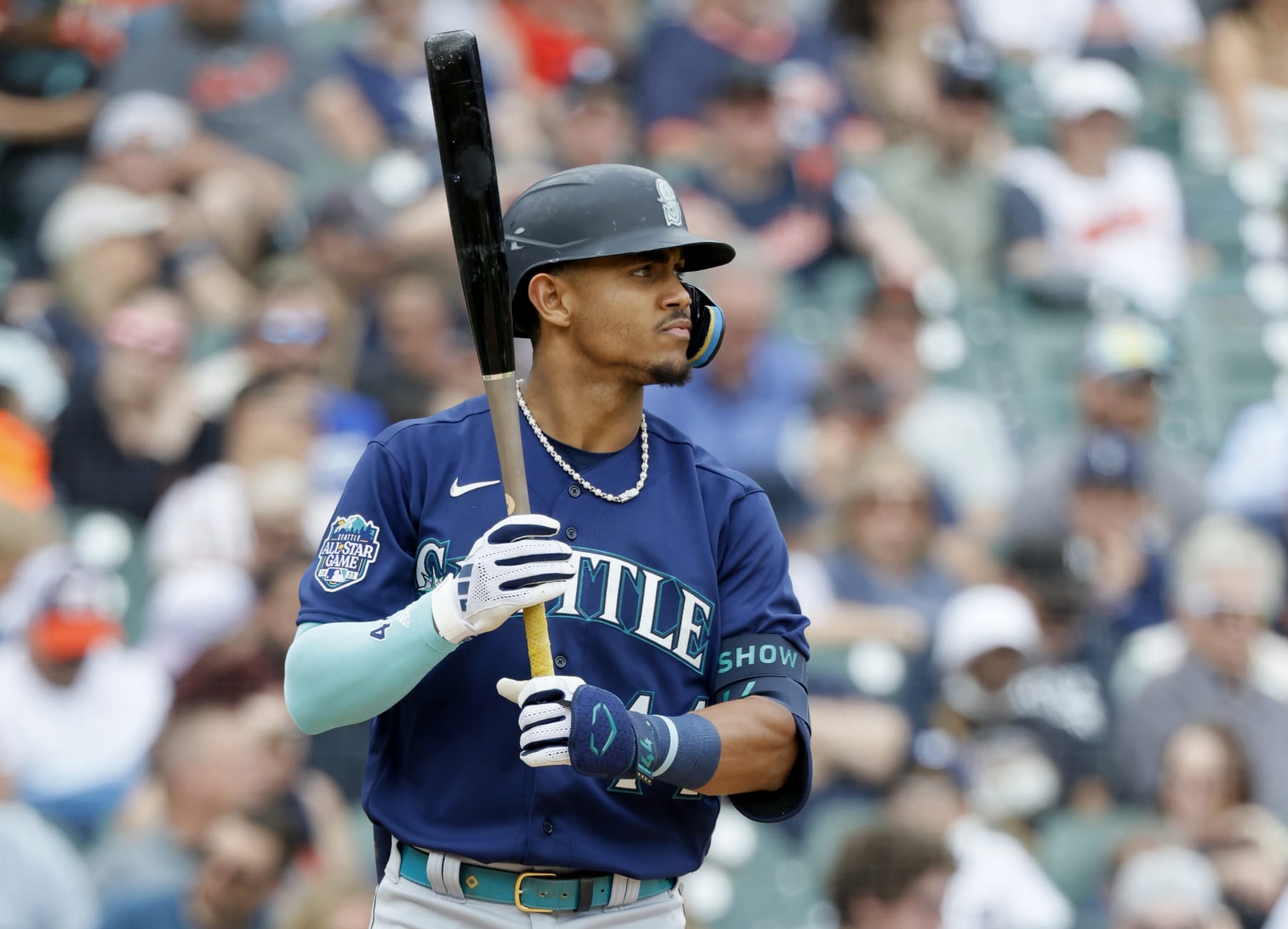 Center fielder Julio Rodríguez