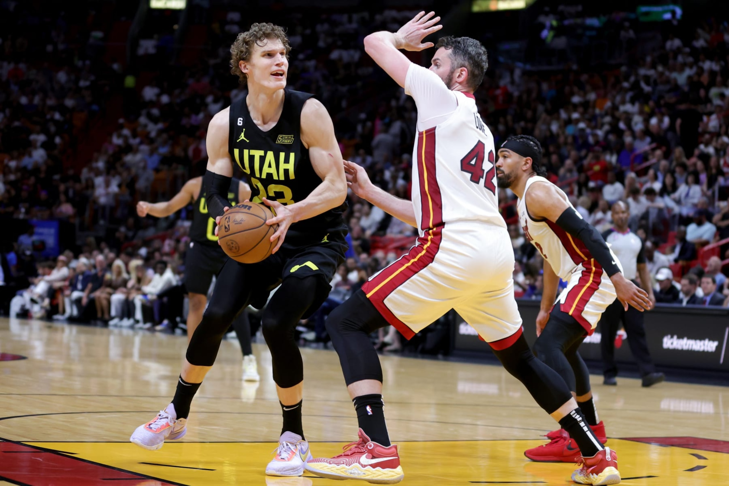 Lauri Markkanen and Kevin Love