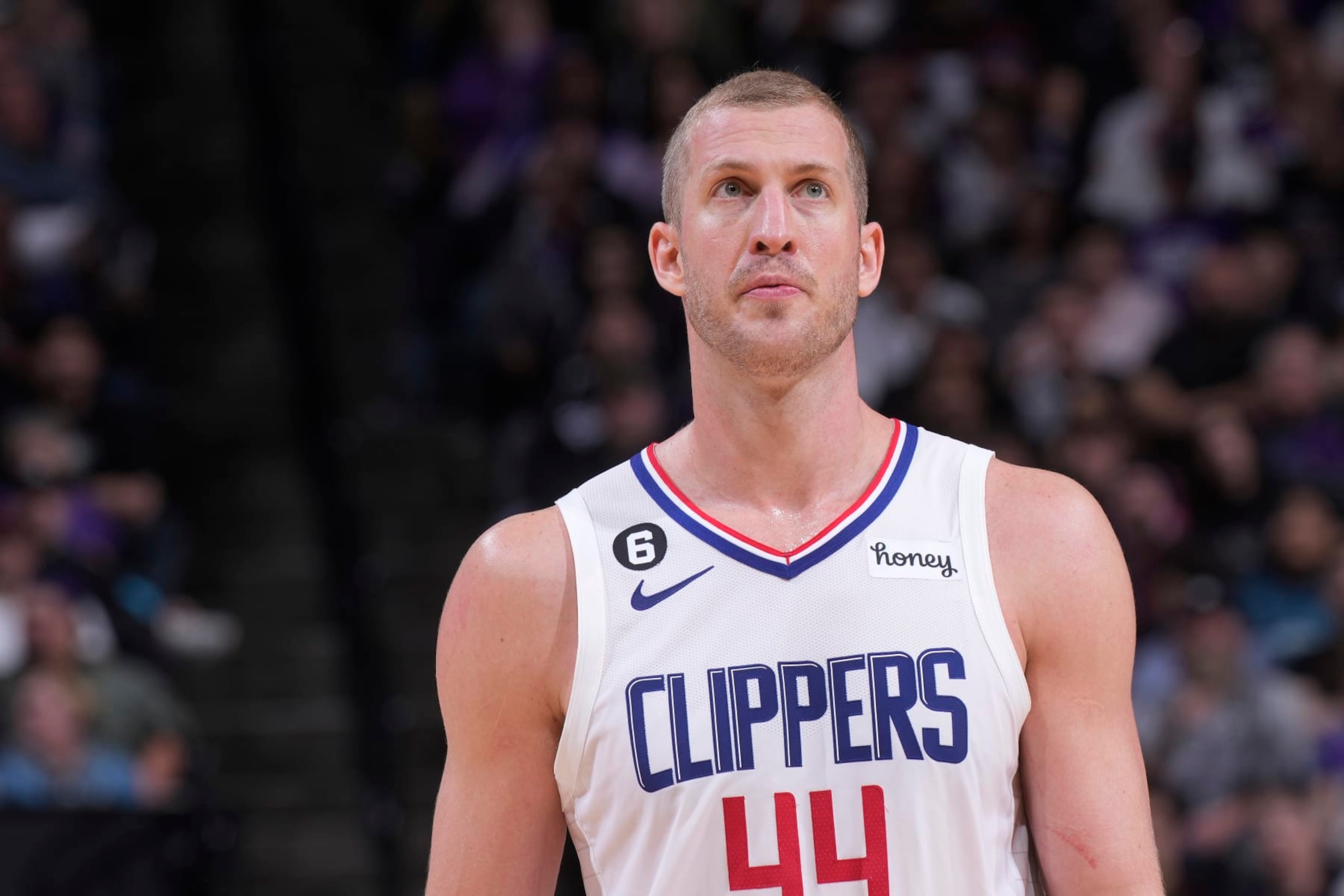SACRAMENTO, CA - MARCH 3: Mason Plumlee #44 of the Los Angeles Clippers looks on during the game against the Sacramento Kings on March 3, 2023 at Golden 1 Center in Sacramento, California. NOTE TO USER: User expressly acknowledges and agrees that, by downloading and or using this photograph, User is consenting to the terms and conditions of the Getty Images Agreement. Mandatory Copyright Notice: Copyright 2023 NBAE (Photo by Rocky Widner/NBAE via Getty Images)