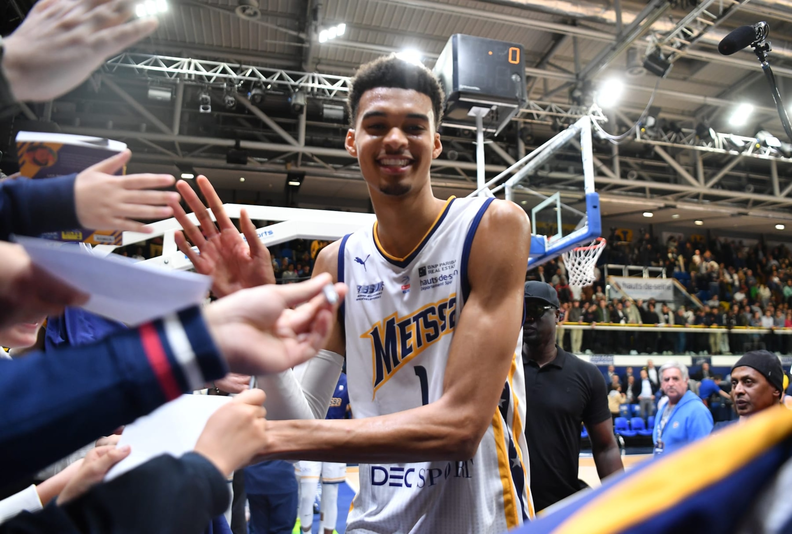 PARIS, FRANCE - May16 Victor Wembanyama and fans of Metropolitan92 during the LNB Pro A Betclic Elite basketball match between Boulogne-Levallois v Paris Basket at Palais des sports Marcel-Cerdan in Paris, France, on 16 May 2023. (Photo by Christian Liewig - Corbis/Corbis via Getty Images) PARIS, FRANCE - May16 Victor Wembanyama and fans of Metropolitan92 during the LNB Pro A Betclic Elite basketball match between Boulogne-Levallois v Paris Basket at Palais des sports Marcel-Cerdan in Paris, France, on 16 May 2023. (Photo by Christian Liewig - Corbis/Corbis via Getty Images)