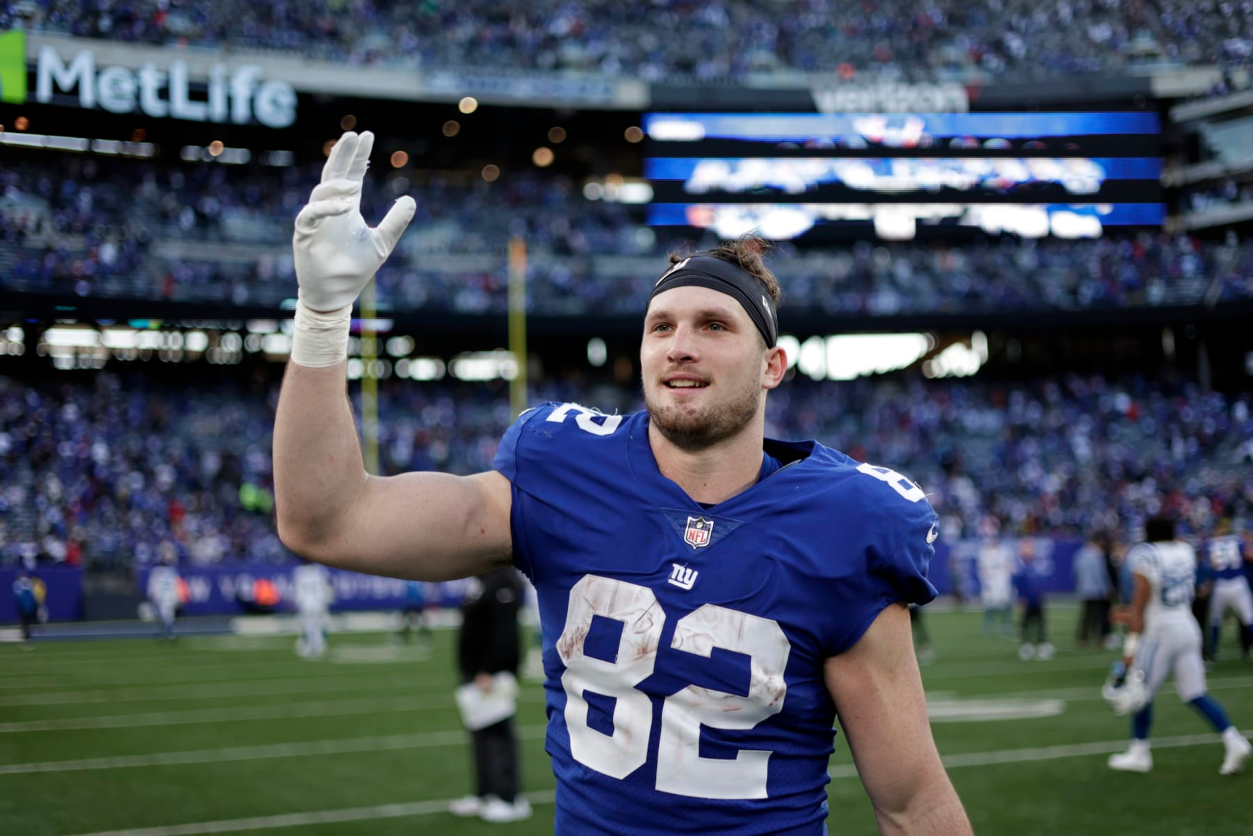 New York Giants tight end Daniel Bellinger (82) after defeating the Indianapolis Colts in an NFL football game Sunday, Jan. 1, 2023, in East Rutherford, N.J. (AP Photo/Adam Hunger)