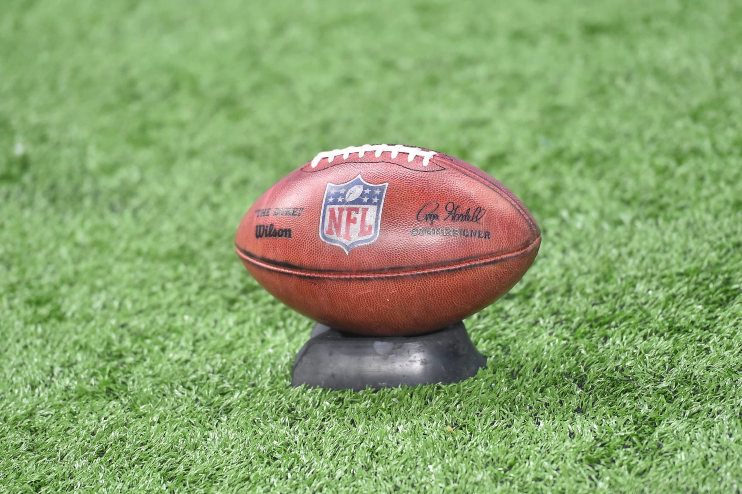 DETROIT, MI - AUGUST 27: The NFL kickoff ball sits on a tee prior to the Detroit Lions vs Indianapolis Colts preseason game on Friday August 27, 2021 at Ford Field in Detroit, MI. (Photo by Steven King/Icon Sportswire via Getty Images) DETROIT, MI - AUGUST 27: The NFL kickoff ball sits on a tee prior to the Detroit Lions vs Indianapolis Colts preseason game on Friday August 27, 2021 at Ford Field in Detroit, MI. (Photo by Steven King/Icon Sportswire via Getty Images)