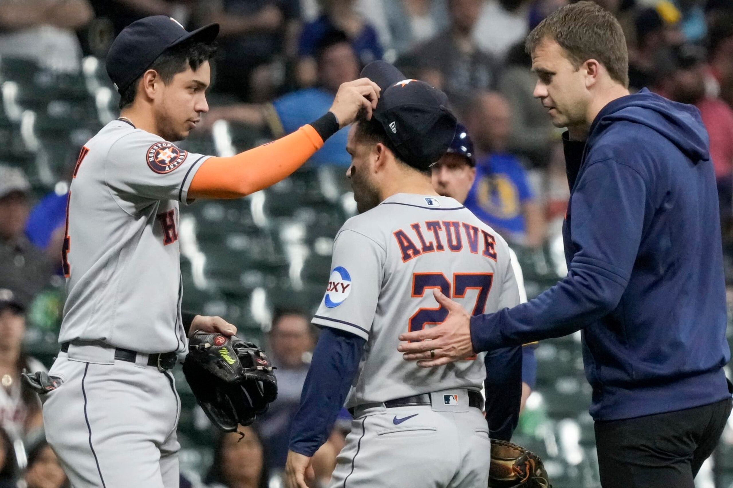 Houston Astros' Jose Altuve leaves the game during the sixth inning of a baseball game against the Milwaukee Brewers Tuesday, May 23, 2023, in Milwaukee. (AP Photo/Morry Gash)