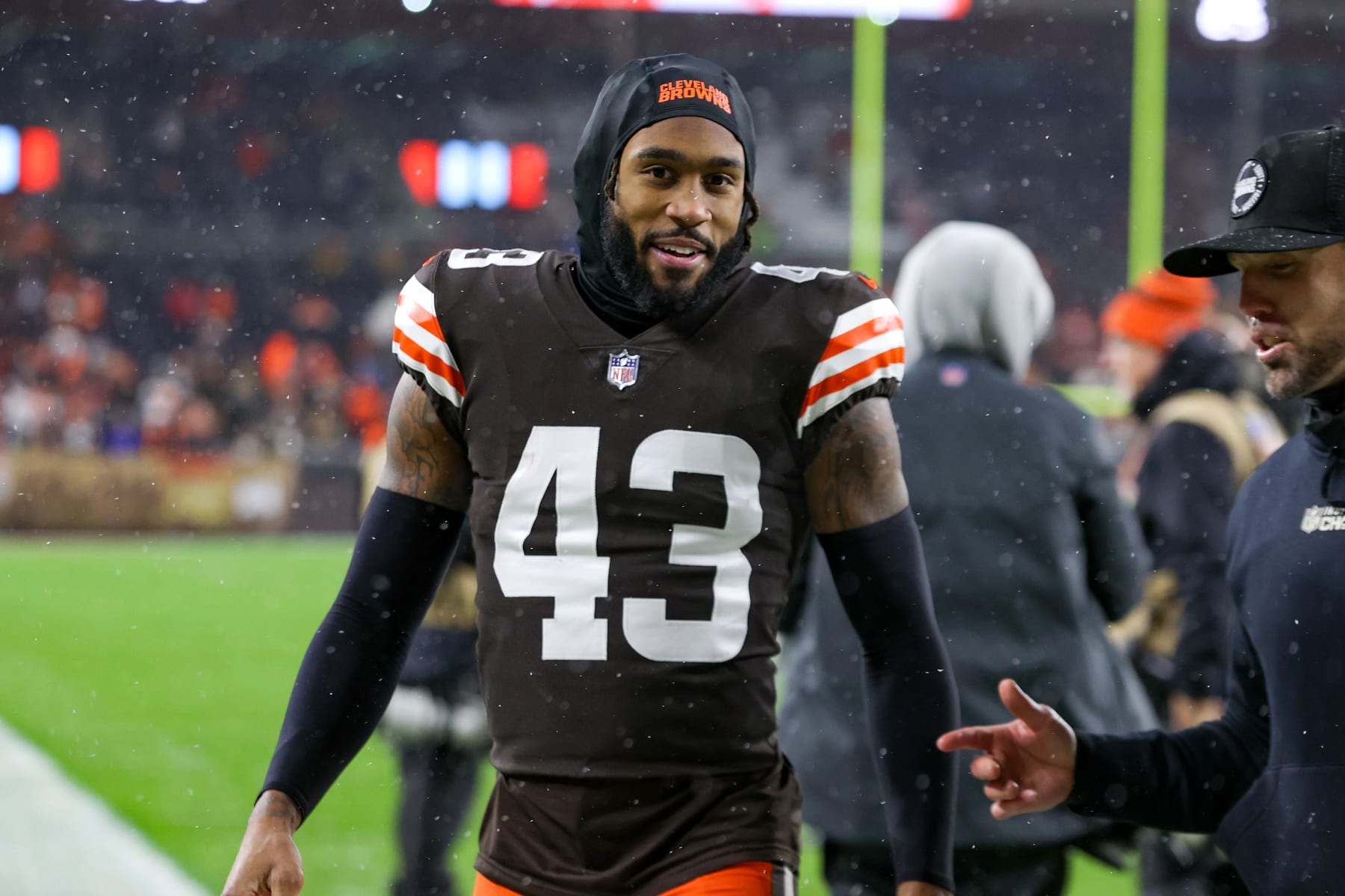 CLEVELAND, OH - DECEMBER 17: Cleveland Browns safety John Johnson III (43) leaves the field following the National Football League game between the Baltimore Ravens and Cleveland Browns on December 17, 2022, at FirstEnergy Stadium in Cleveland, OH.  (Photo by Frank Jansky/Icon Sportswire via Getty Images)