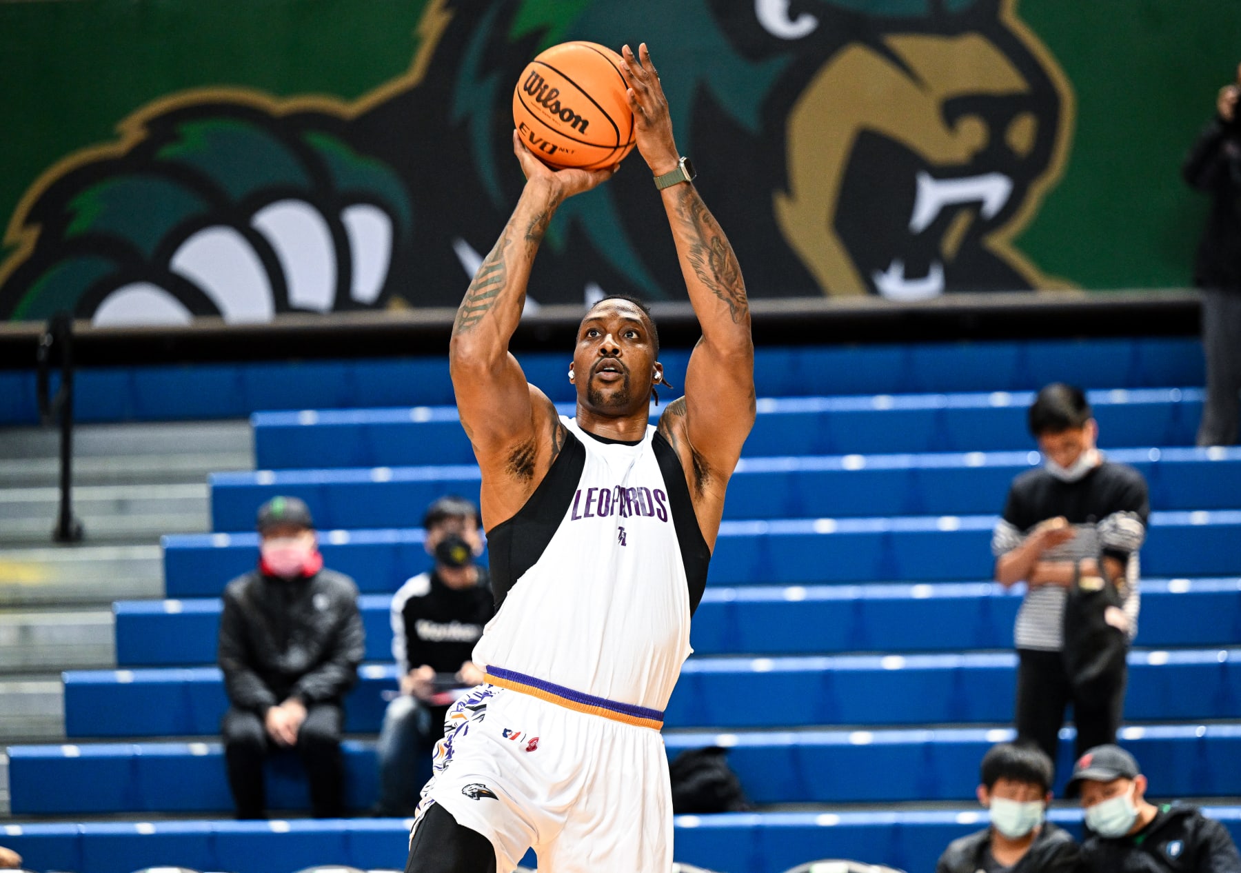 TAIPEI, TAIWAN - FEBRUARY 19: Dwight Howard #12 of the Taoyuan Leopards warms up prior to the T1 League game between TaiwanBeer HeroBears and Taoyuan Leopards at University of Taipei Tianmu Gymnasium on February 19, 2023 in Taipei, Taiwan. (Photo by Gene Wang/Getty Images)