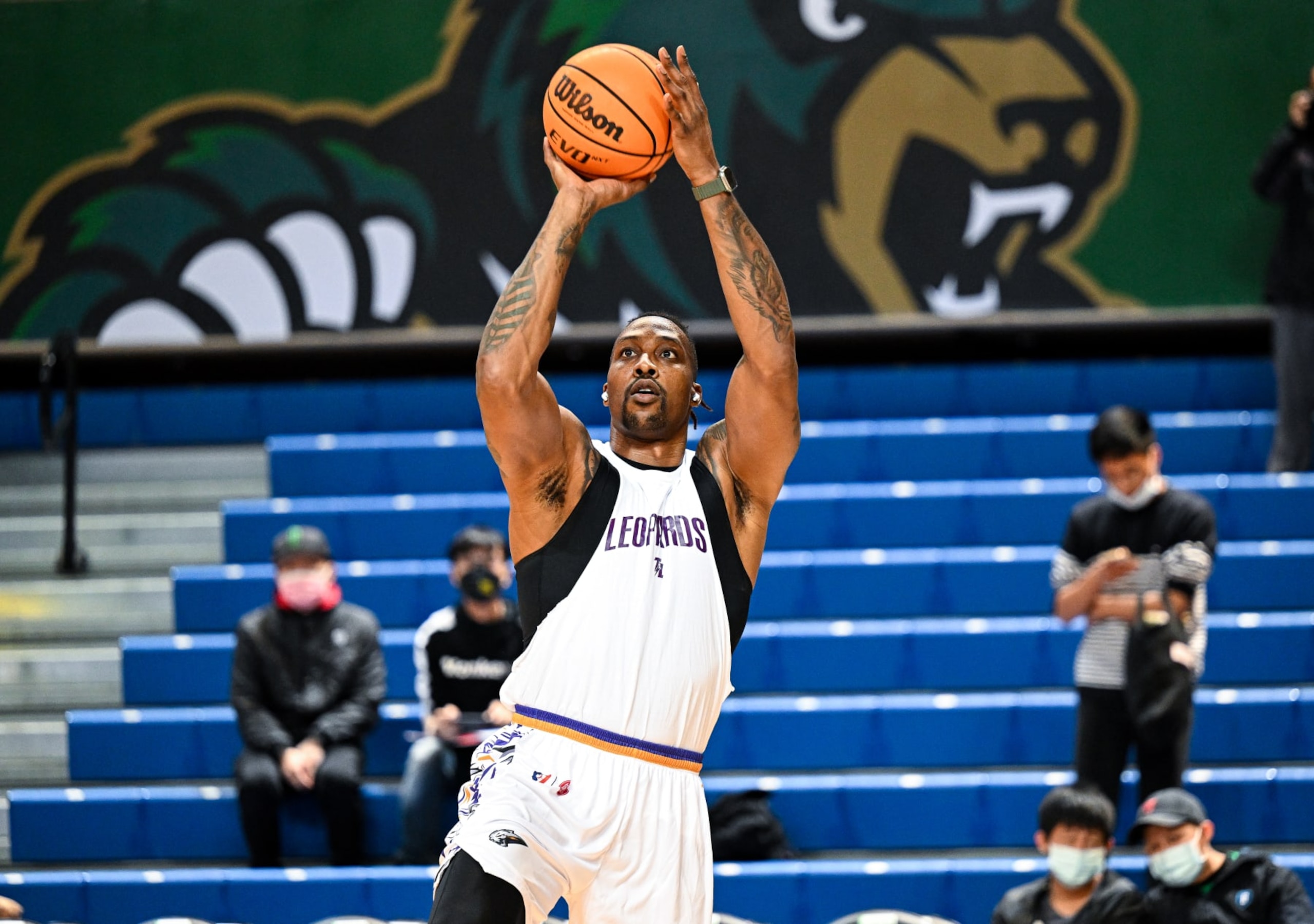 TAIPEI, TAIWAN - FEBRUARY 19: Dwight Howard #12 of the Taoyuan Leopards warms up prior to the T1 League game between TaiwanBeer HeroBears and Taoyuan Leopards at University of Taipei Tianmu Gymnasium on February 19, 2023 in Taipei, Taiwan. (Photo by Gene Wang/Getty Images)