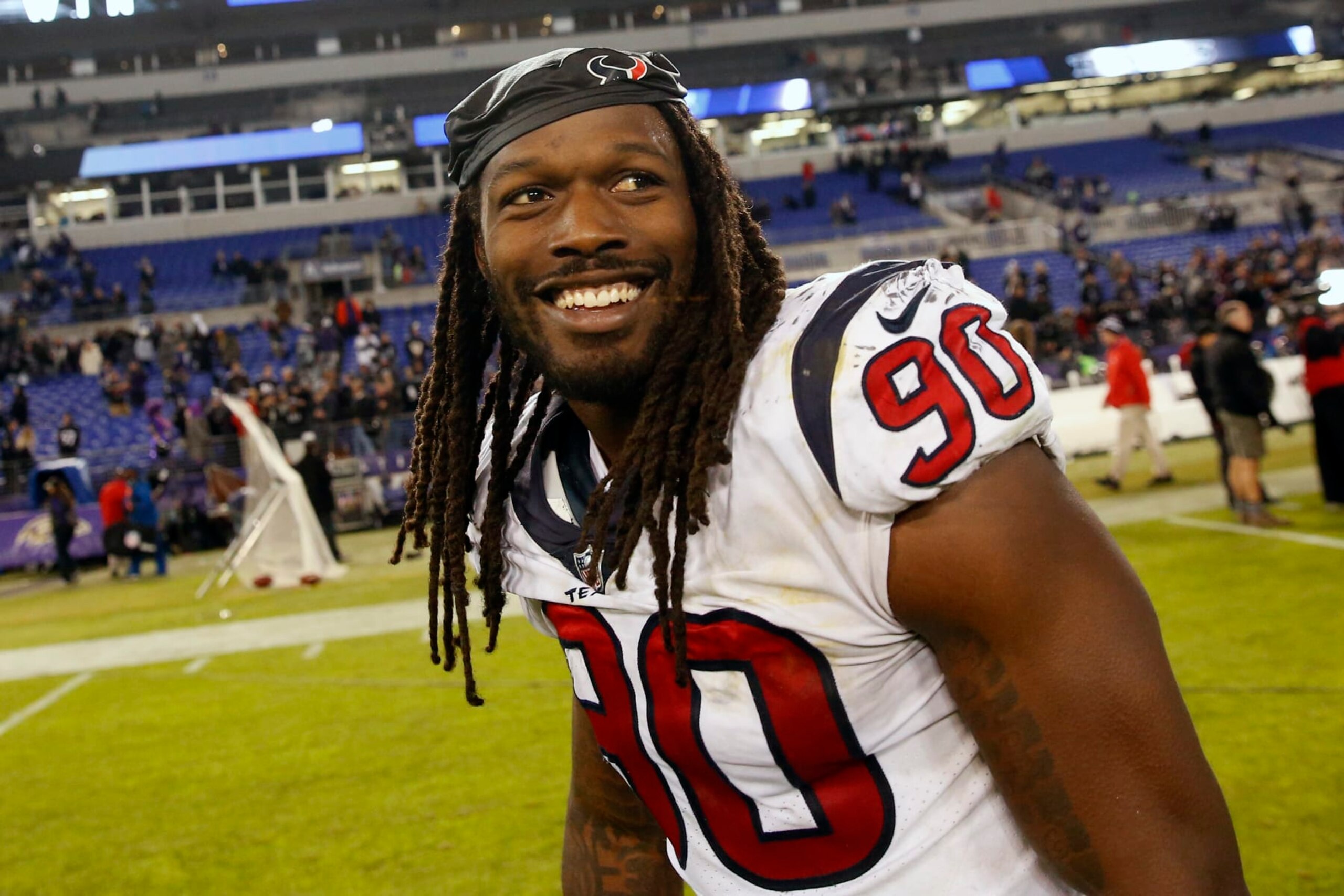 BALTIMORE, MD - NOVEMBER 27: Outside Linebacker Jadeveon Clowney #90 of the Houston Texans walks off the field after a 16-23 loss to the Baltimore Ravens at M&T Bank Stadium on November 27, 2017 in Baltimore, Maryland. (Photo by Rob Carr/Getty Images)