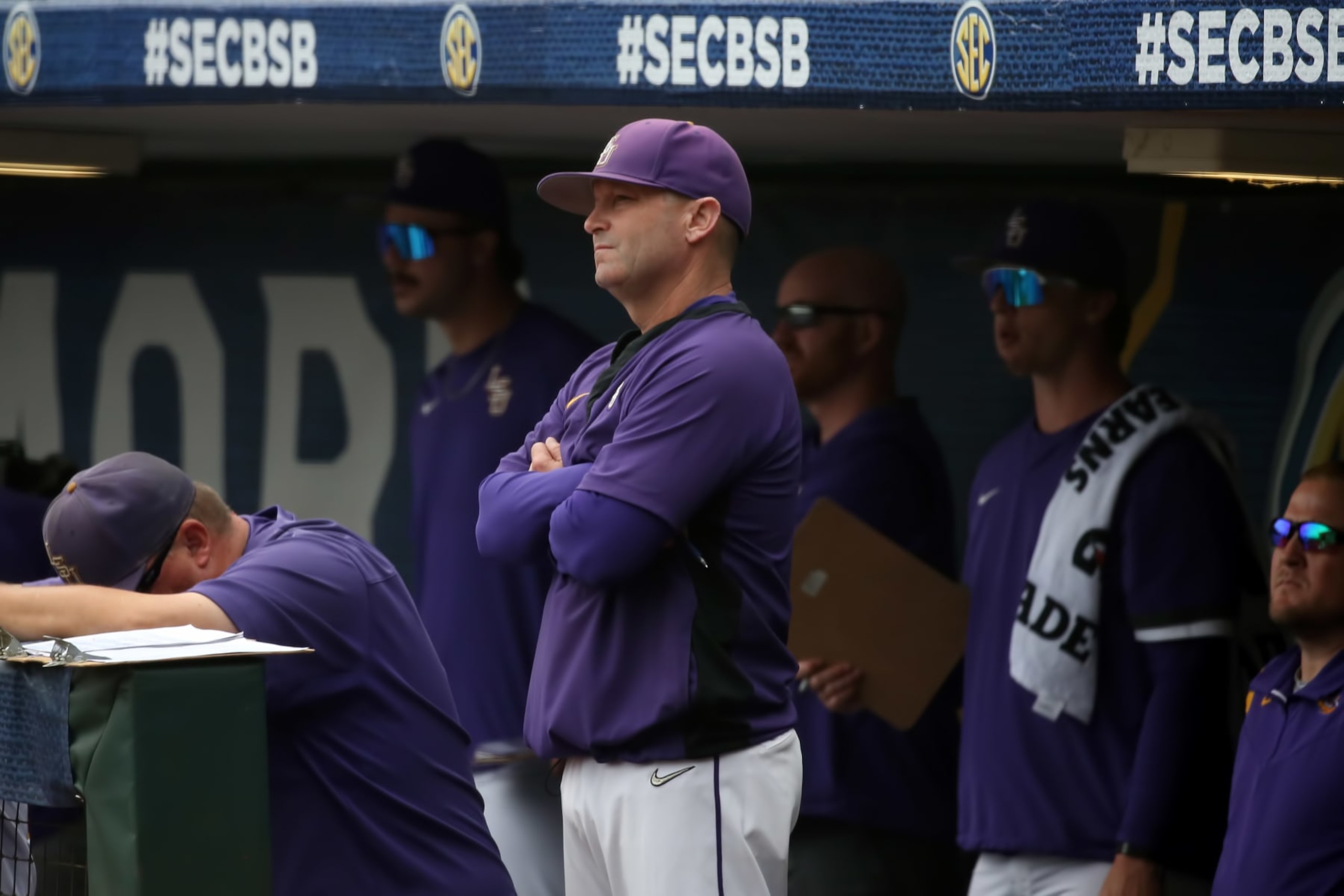 HOOVER, AL - MAY 24: LSU Tigers head coach Jay Johnson during the 2023 SEC Baseball Tournament game between the South Carolina Gamecocks and the LSU Tigers on May 24, 2023 at Hoover Metropolitan Stadium in Hoover, Alabama. (Photo by Michael Wade/Icon Sportswire via Getty Images) HOOVER, AL - MAY 24: LSU Tigers head coach Jay Johnson during the 2023 SEC Baseball Tournament game between the South Carolina Gamecocks and the LSU Tigers on May 24, 2023 at Hoover Metropolitan Stadium in Hoover, Alabama. (Photo by Michael Wade/Icon Sportswire via Getty Images)