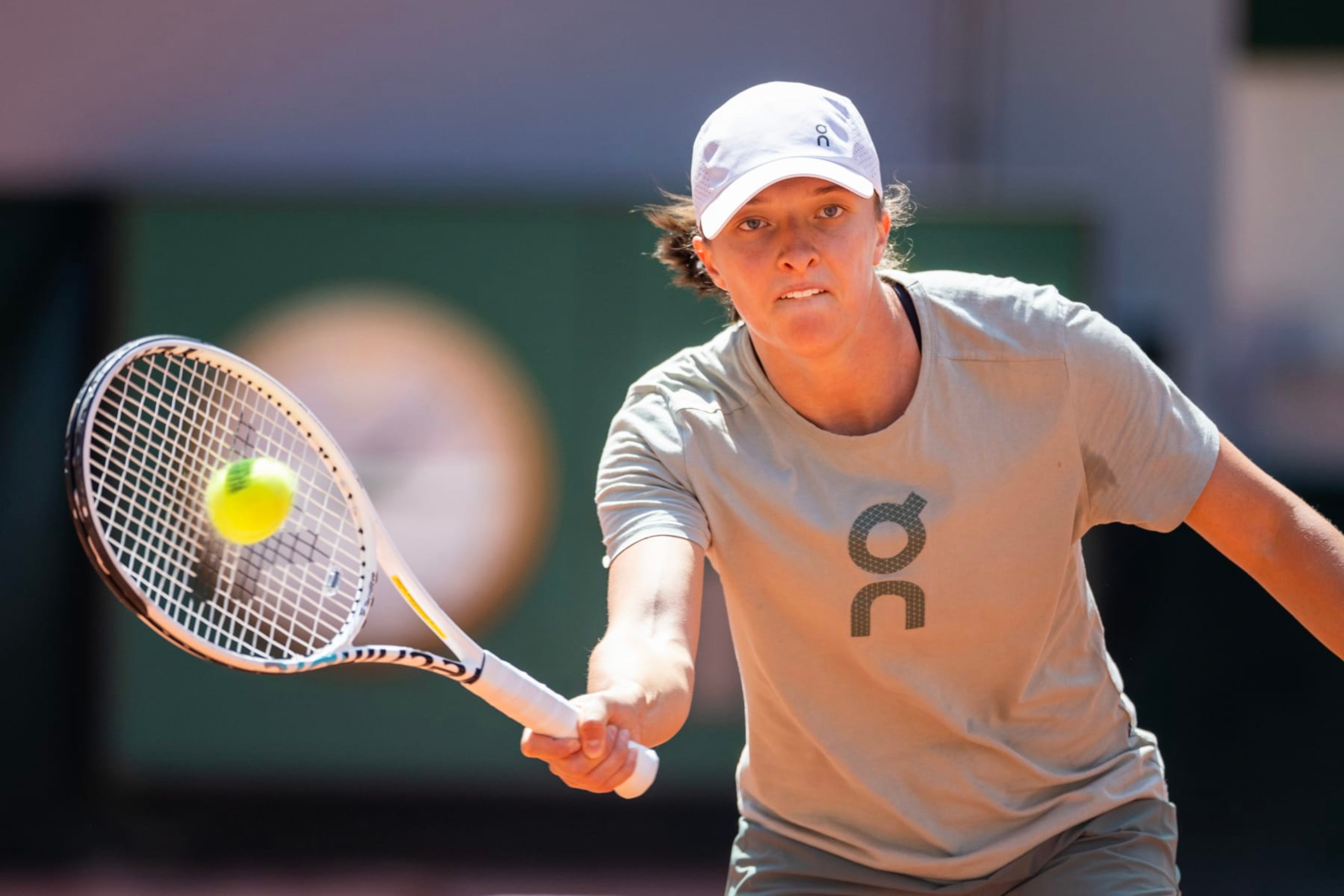 PARIS, FRANCE - MAY 24.  Iga Swiatek of Poland during practice on Court Suzanne Lenglen in preparation for the 2023 French Open Tennis Tournament at Roland Garros on May 24, 2023 in Paris, France. (Photo by Tim Clayton/Corbis via Getty Images))