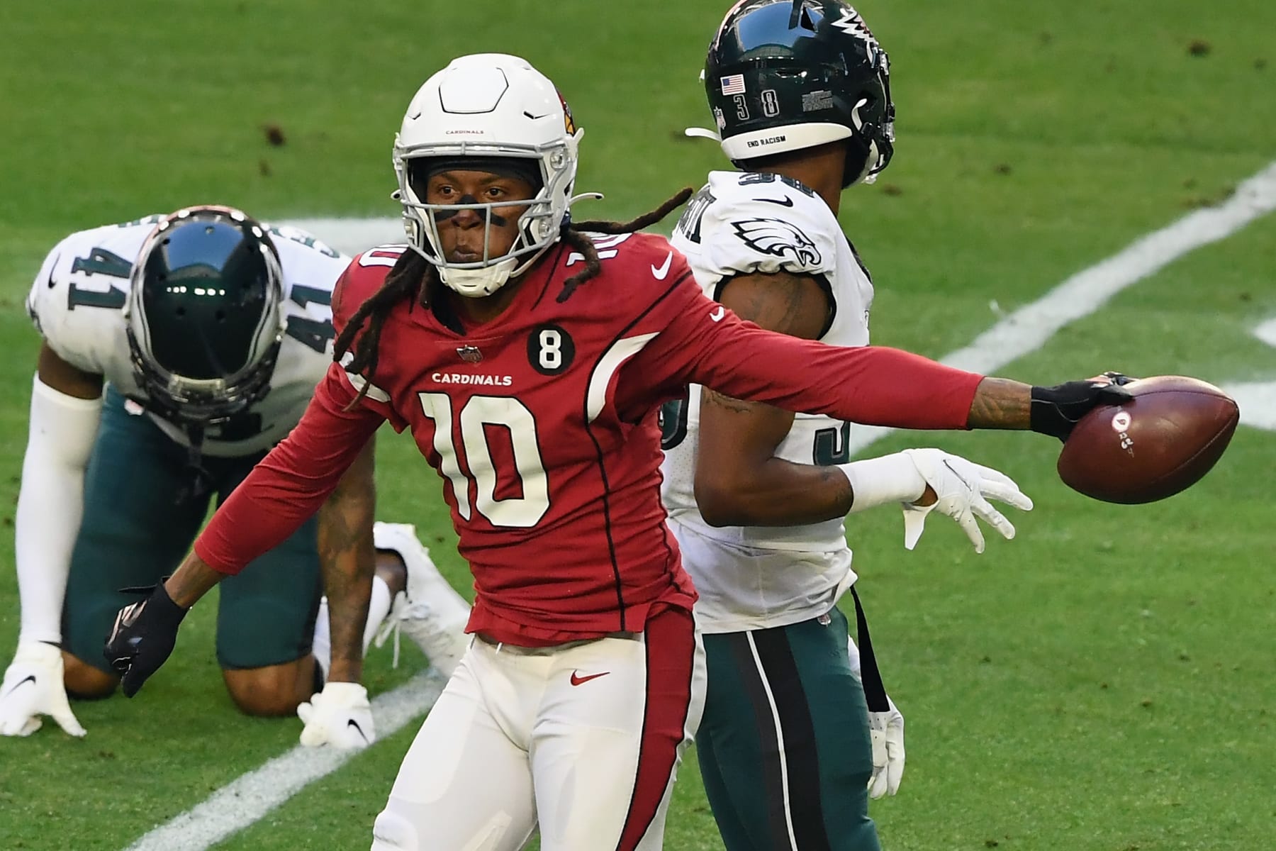 GLENDALE, ARIZONA - DECEMBER 20: DeAndre Hopkins #10 of the Arizona Cardinals celebrates a second quarter reception against the Philadelphia Eagles at State Farm Stadium on December 20, 2020 in Glendale, Arizona. (Photo by Norm Hall/Getty Images)