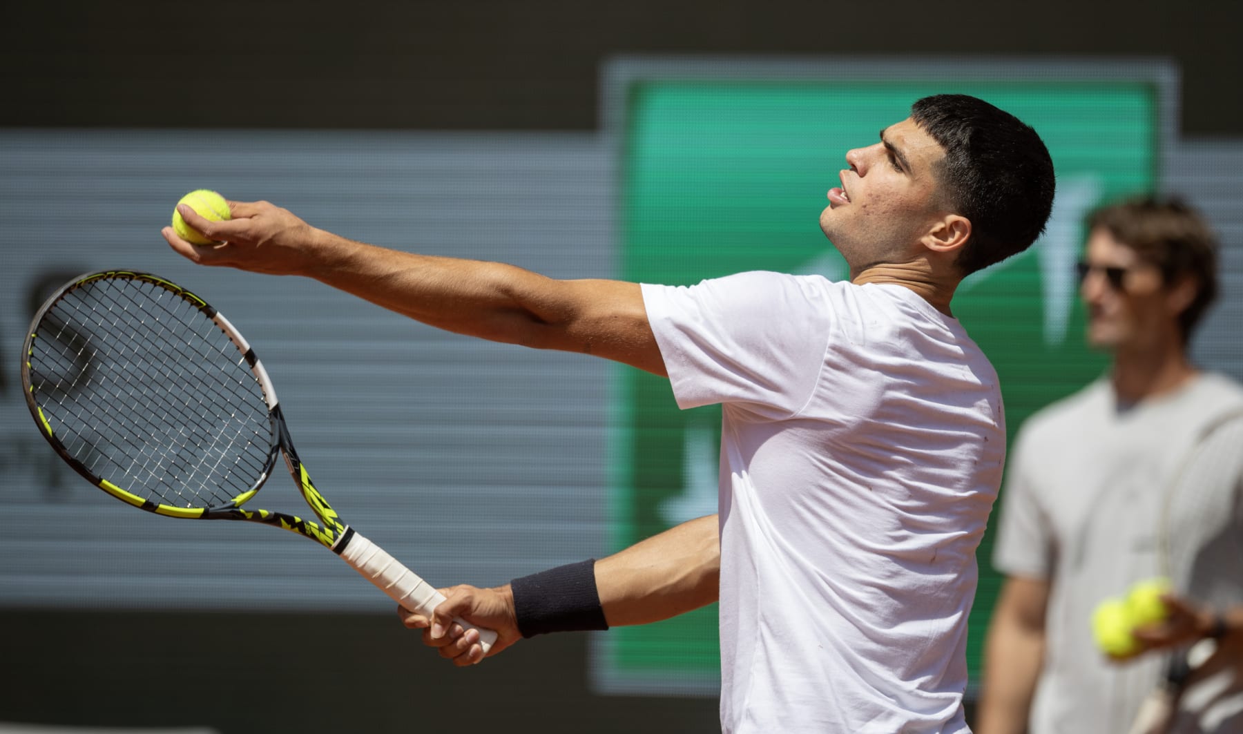 PARIS, FRANCE - MAY 26.  Carlos Alcaraz of Spain during practice on Court Philippe Chatrier in preparation for the 2023 French Open Tennis Tournament at Roland Garros on May 26, 2023, in Paris, France. (Photo by Tim Clayton/Corbis via Getty Images)