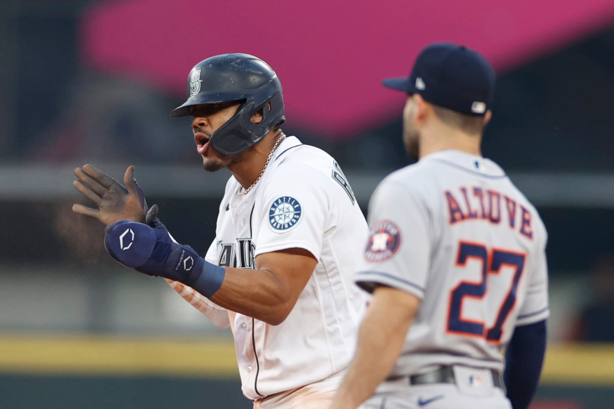 Seattle's Julio Rodríguez (L) and Houston's José Altuve (R)