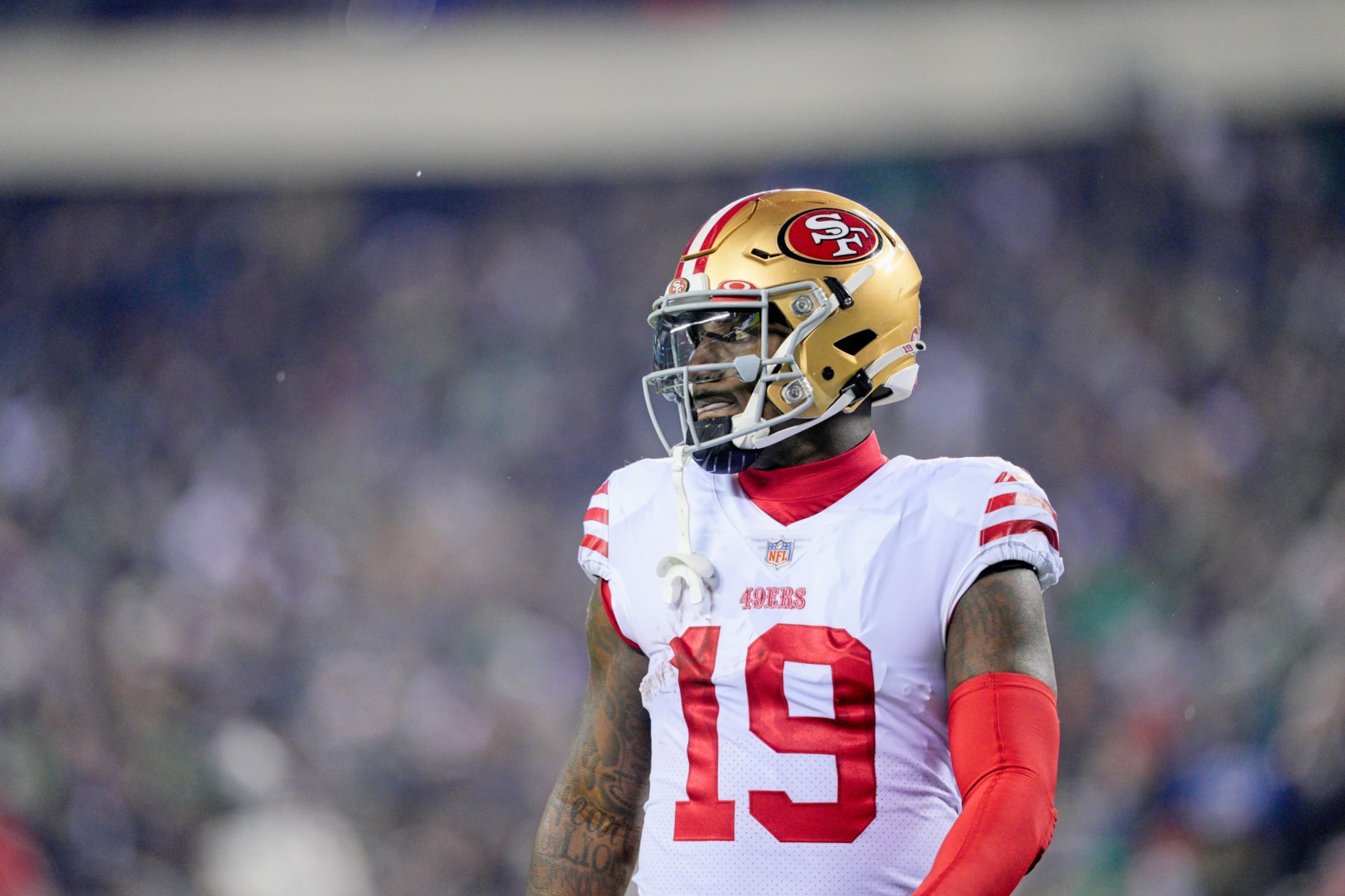 PHILADELPHIA, PA - JANUARY 29: San Francisco 49ers wide receiver Deebo Samuel (19) looks on during the Championship game between the San Fransisco 49ers and the Philadelphia Eagles on January 29, 2023. (Photo by Andy Lewis/Icon Sportswire via Getty Images)