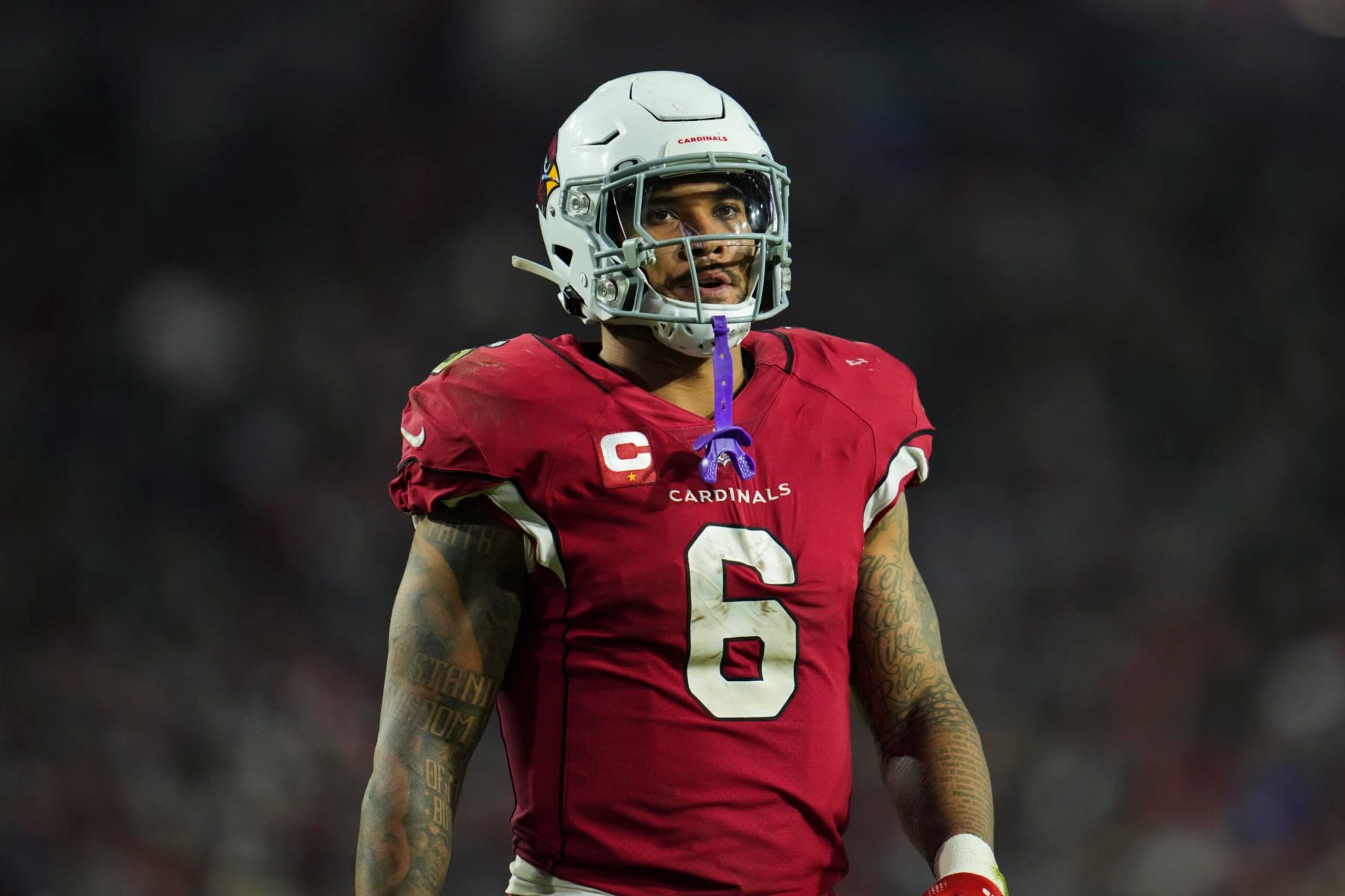 GLENDALE, AZ - DECEMBER 12: James Conner #6 of the Arizona Cardinals gets set against the New England Patriots at State Farm Stadium on December 12, 2022 in Glendale, Arizona. (Photo by Cooper Neill/Getty Images) GLENDALE, AZ - DECEMBER 12: James Conner #6 of the Arizona Cardinals gets set against the New England Patriots at State Farm Stadium on December 12, 2022 in Glendale, Arizona. (Photo by Cooper Neill/Getty Images)