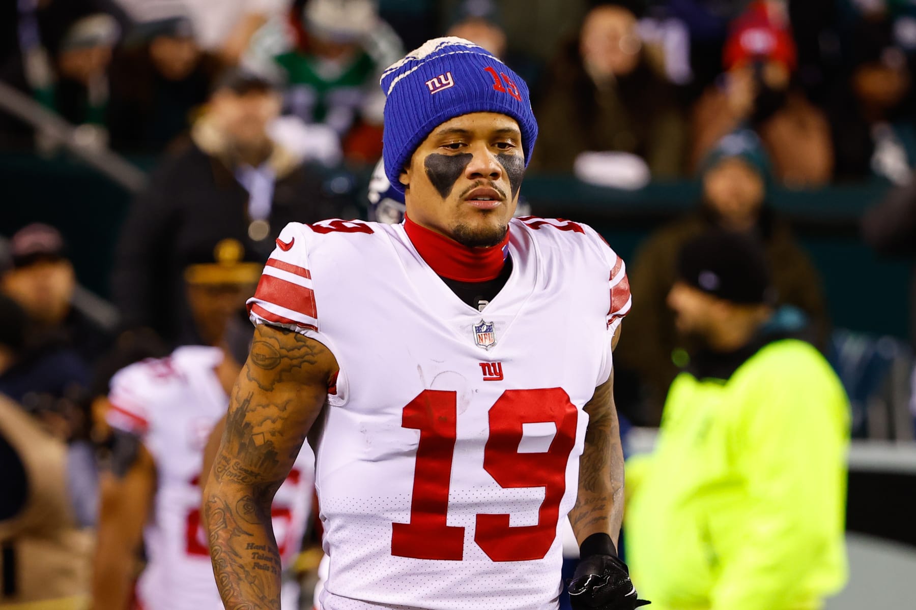 PHILADELPHIA, PA - JANUARY 21:  New York Giants wide receiver Kenny Golladay (19) enters the field prior the NFC Divisional playoff game between the Philadelphia Eagles and the New York Giants on January 21, 2023 at Lincoln Financial Field in Philadelphia, Pennsylvania.  (Photo by Rich Graessle/Icon Sportswire via Getty Images)