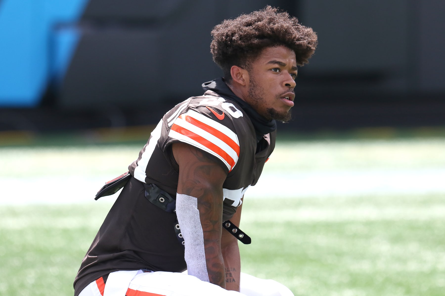 CHARLOTTE, NC - SEPTEMBER 11: Cleveland Browns corner back Greg Newsome II (20) during an NFL football game between the Cleveland Browns and the Carolina Panthers on September 11, 2022 at Bank of America Stadium in Charlotte, N.C. (Photo by John Byrum/Icon Sportswire via Getty Images)