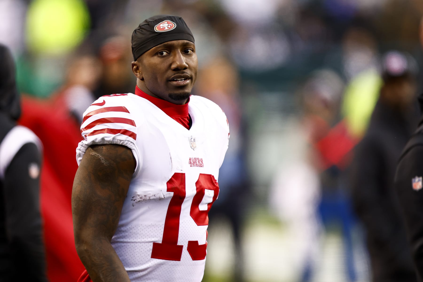 PHILADELPHIA, PA - JANUARY 29: Deebo Samuel #19 of the San Francisco 49ers stands on the sidelines during the second quarter of the NFC Championship NFL football game against the Philadelphia Eagles at Lincoln Financial Field on January 29, 2023 in Philadelphia, Pennsylvania. (Photo by Kevin Sabitus/Getty Images)