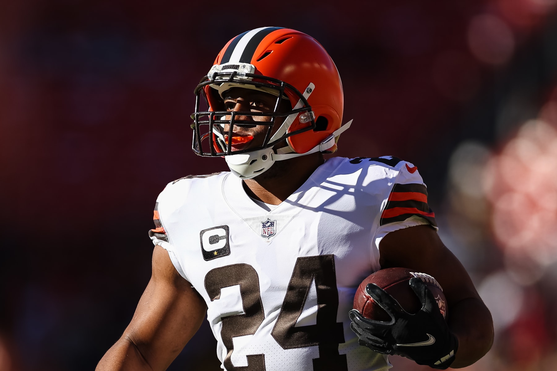 LANDOVER, MD - JANUARY 01: Nick Chubb #24 of the Cleveland Browns warms up before the game against the Washington Commanders at FedExField on January 1, 2023 in Landover, Maryland. (Photo by Scott Taetsch/Getty Images)