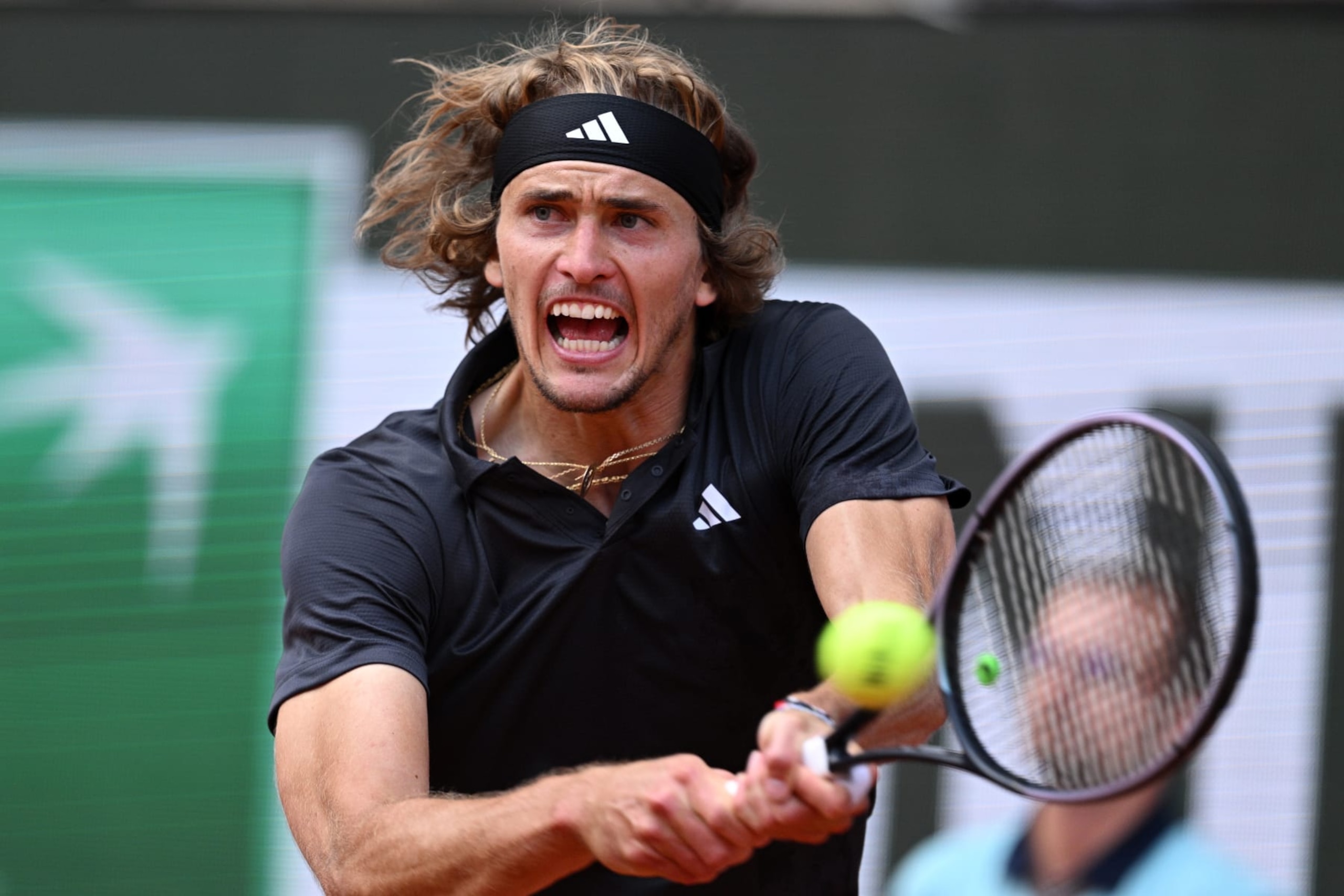 PARIS, FRANCE - JUNE 07: Alexander Zverev of Germany plays a backhand against Tomas Martin Etcheverry of Argentina during the Men's Singles Quarter Final match on Day Eleven of the 2023 French Open at Roland Garros on June 07, 2023 in Paris, France. (Photo by Lionel Hahn/Getty Images)