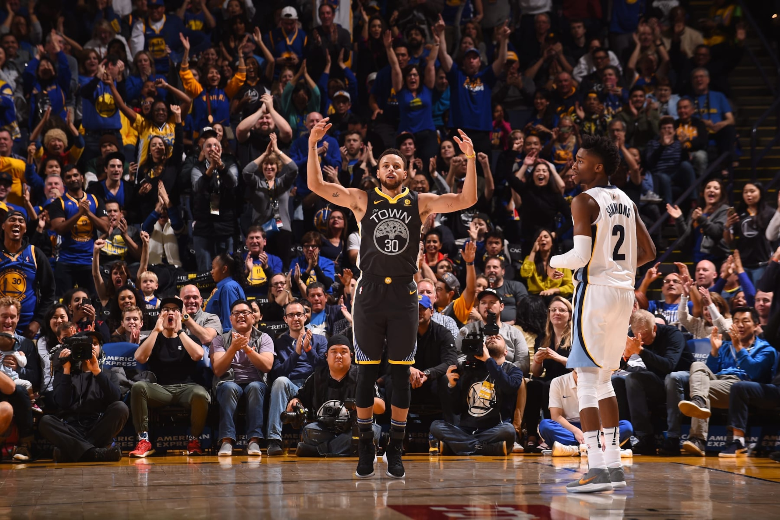 OAKLAND, CA - DECEMBER 30:  Stephen Curry #30 of the Golden State Warriors reacts during the game against the Memphis Grizzlies on December 30, 2017 at ORACLE Arena in Oakland, California. NOTE TO USER: User expressly acknowledges and agrees that, by downloading and or using this photograph, user is consenting to the terms and conditions of Getty Images License Agreement. Mandatory Copyright Notice: Copyright 2017 NBAE (Photo by Noah Graham/NBAE via Getty Images)