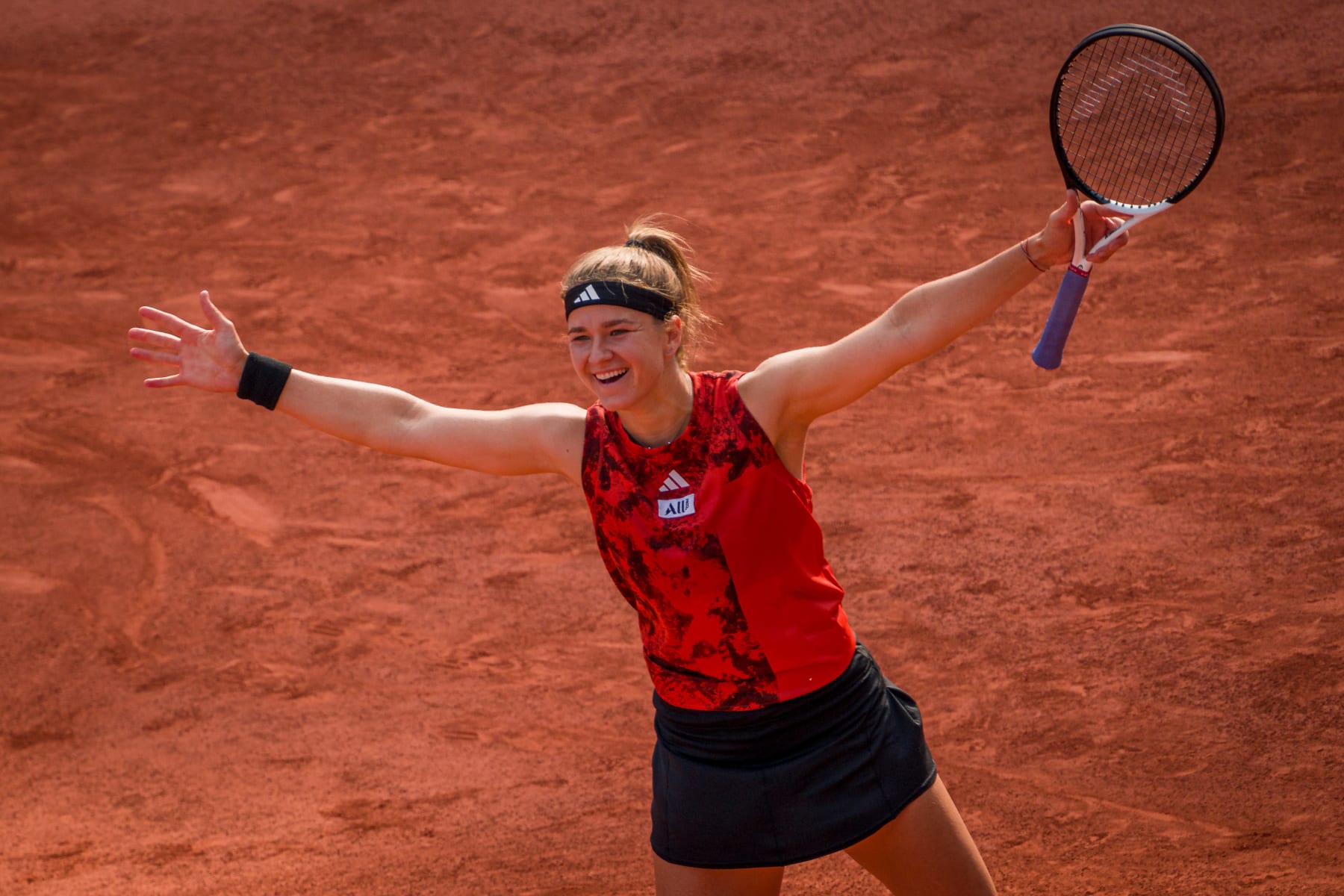 PARIS, FRANCE - JUNE 08: Karolina Muchova of Czech Republic celebrates victory during the Women's Singles Semi Final Round Match against Aryna Sabalenka during Day 12 of the French Open at Roland Garros on June 8, 2023 in Paris, France. (Photo by Andy Cheung/Getty Images)