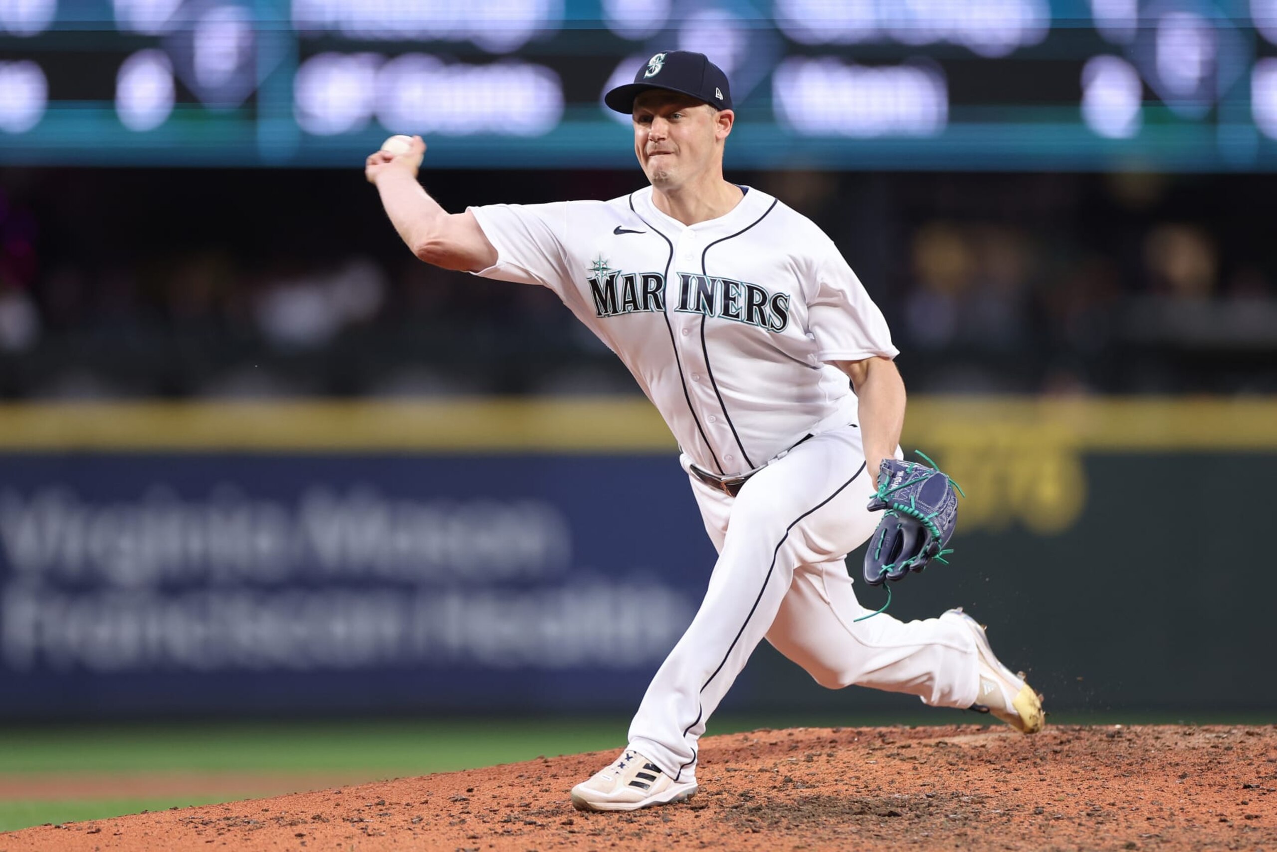 SEATTLE, WASHINGTON - MAY 31: Paul Sewald #37 of the Seattle Mariners pitches against the New York Yankees during the ninth inning at T-Mobile Park on May 31, 2023 in Seattle, Washington. (Photo by Steph Chambers/Getty Images)