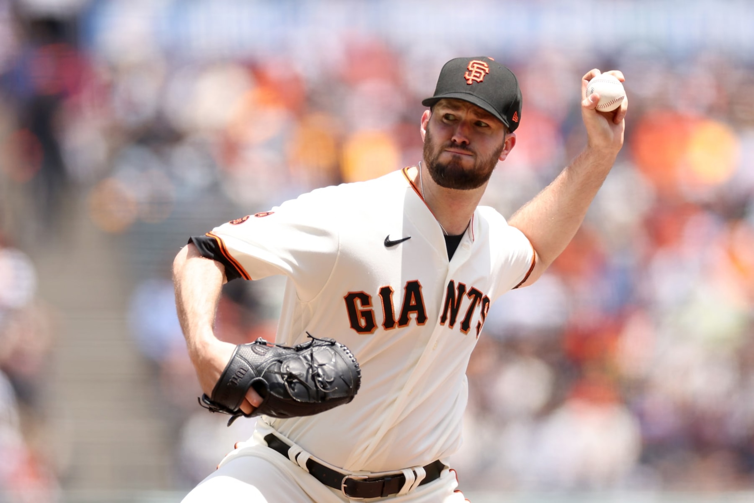 SAN FRANCISCO, CALIFORNIA - MAY 31: Alex Wood #57 of the San Francisco Giants pitches against the Pittsburgh Pirates in the third inning at Oracle Park on May 31, 2023 in San Francisco, California. (Photo by Ezra Shaw/Getty Images)