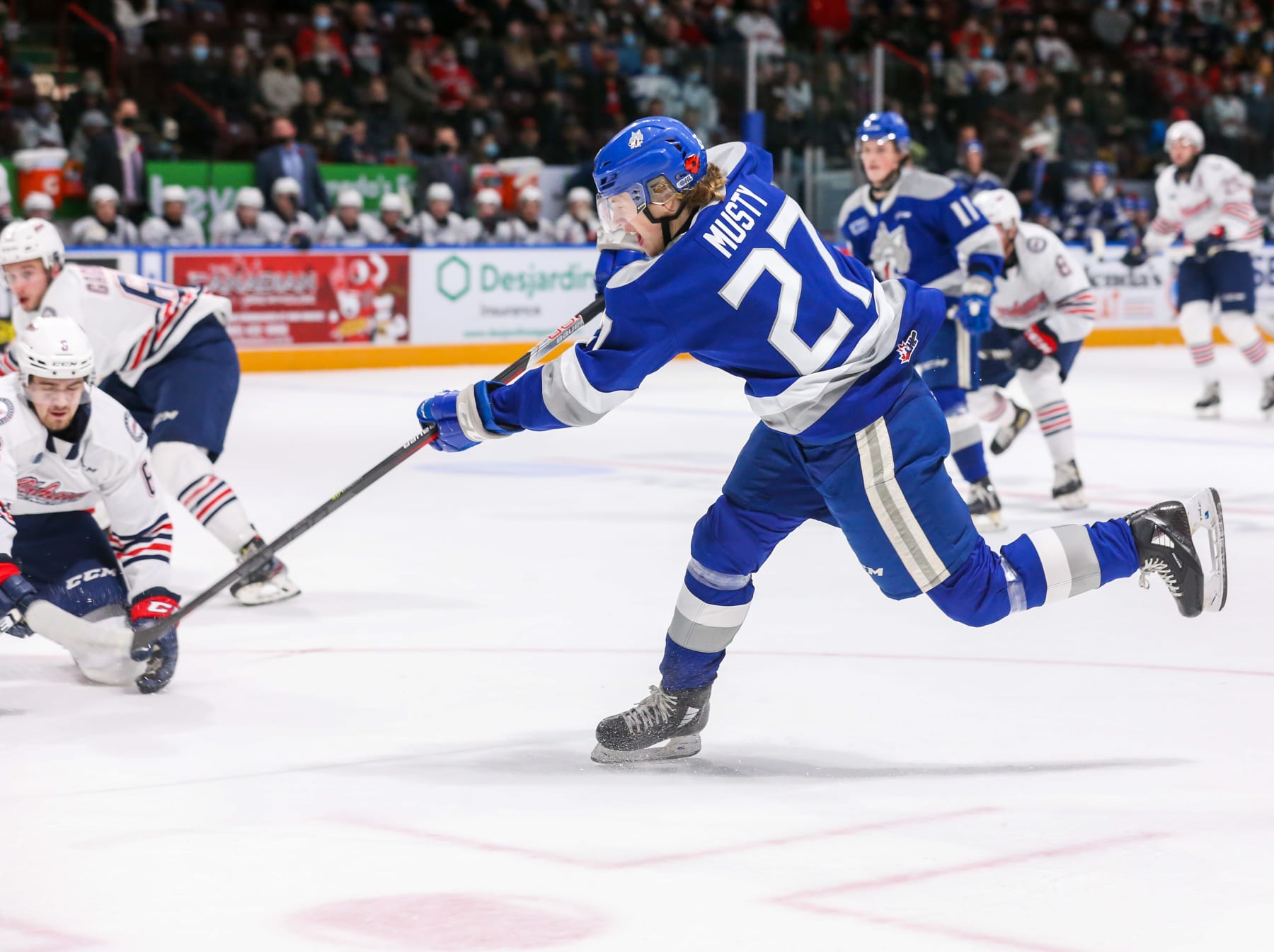 OSHAWA, ONTARIO - NOVEMBER 07: Quentin Musty #27 of the Sudbury Wolves skates against the Oshawa Generals at Tribute Communities Centre on November 07, 2021 in Oshawa, Ontario. (Photo by Chris Tanouye/Getty Images)