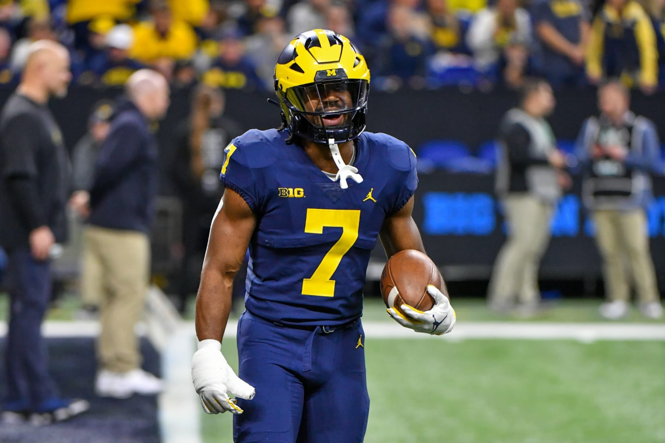 INDIANAPOLIS, INDIANA - DECEMBER 03: Donovan Edwards #7 of the Michigan Wolverines is seen warming up before the Big Ten football championship game between the Michigan Wolverines and Purdue Boilermakers at Lucas Oil Stadium on December 03, 2022 in Indianapolis, Indiana. (Photo by Aaron J. Thornton/Getty Images)