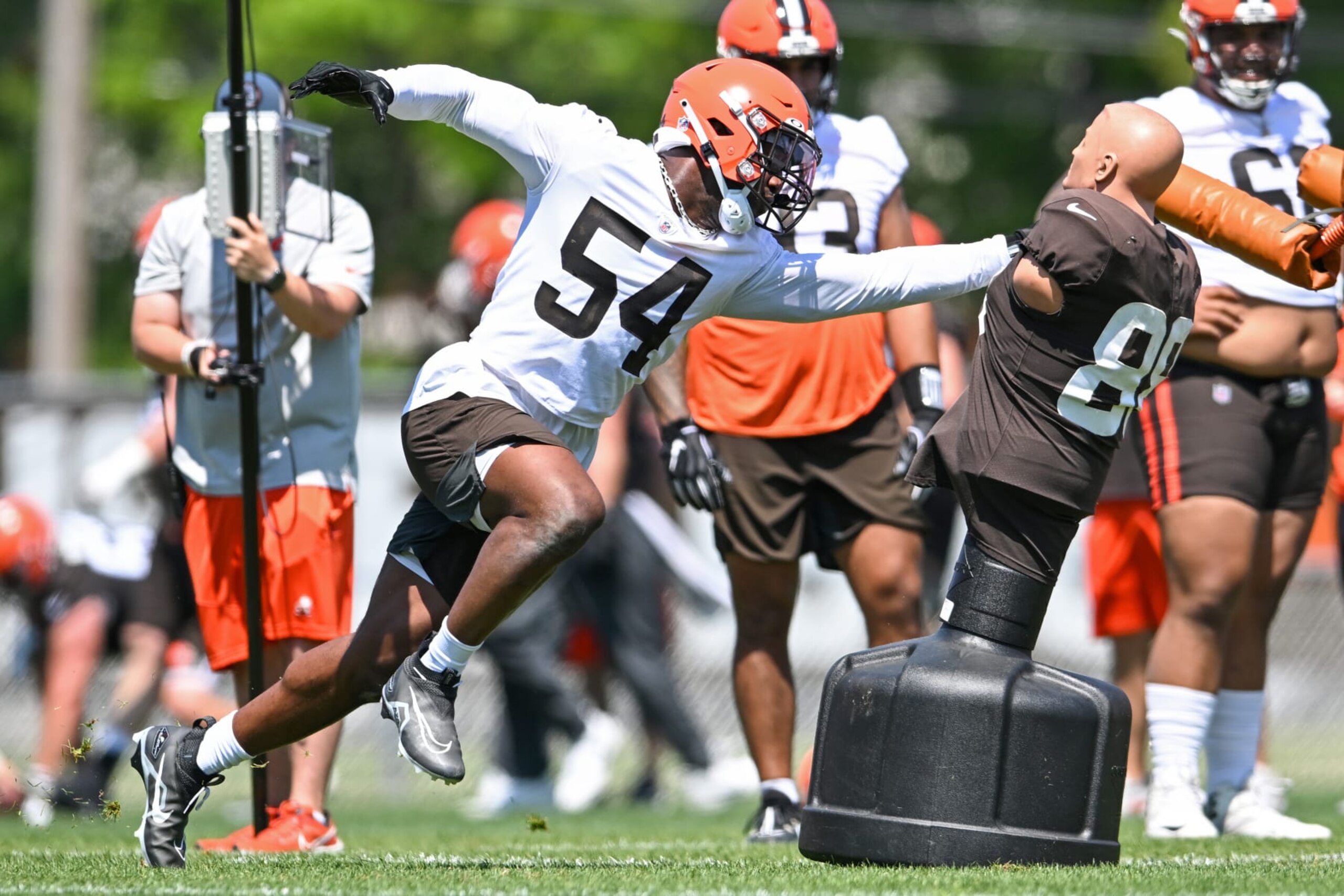 BEREA, OHIO - MAY 31: Ogbonnia Okoronkwo #54 of the Cleveland Browns runs a drill during the Cleveland Browns OTAs at CrossCountry Mortgage Campus on May 31, 2023 in Berea, Ohio. (Photo by Nick Cammett/Getty Images)