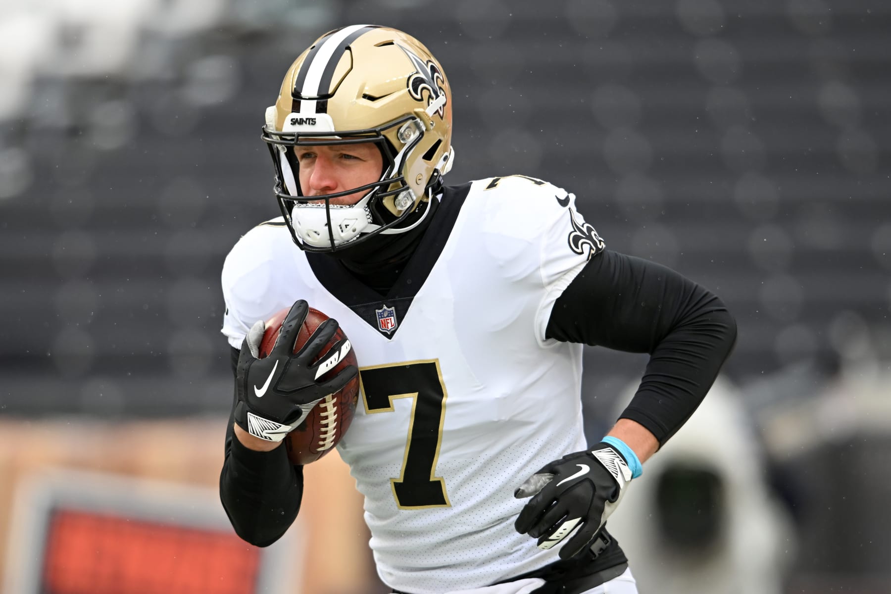 CLEVELAND, OHIO - DECEMBER 24: Taysom Hill #7 of the New Orleans Saints warms up prior to a game against the Cleveland Browns at FirstEnergy Stadium on December 24, 2022 in Cleveland, Ohio. (Photo by Nick Cammett/Diamond Images via Getty Images)