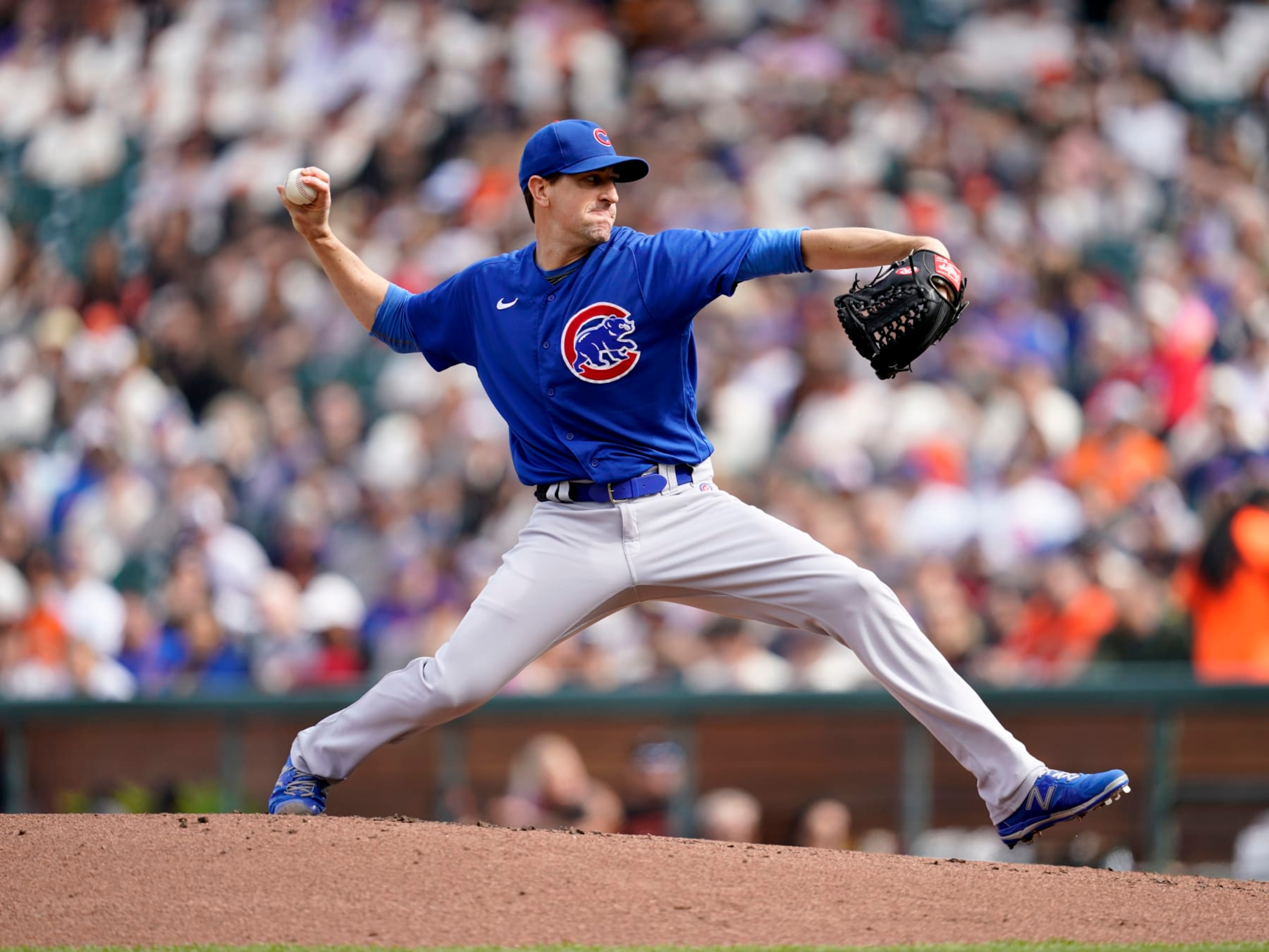 SAN FRANCISCO, CALIFORNIA - JUNE 10: Kyle Hendricks #28 of the Chicago Cubs pitches in the first inning against the San Francisco Giants at Oracle Park on June 10, 2023 in San Francisco, California. (Photo by Brandon Vallance/Getty Images)