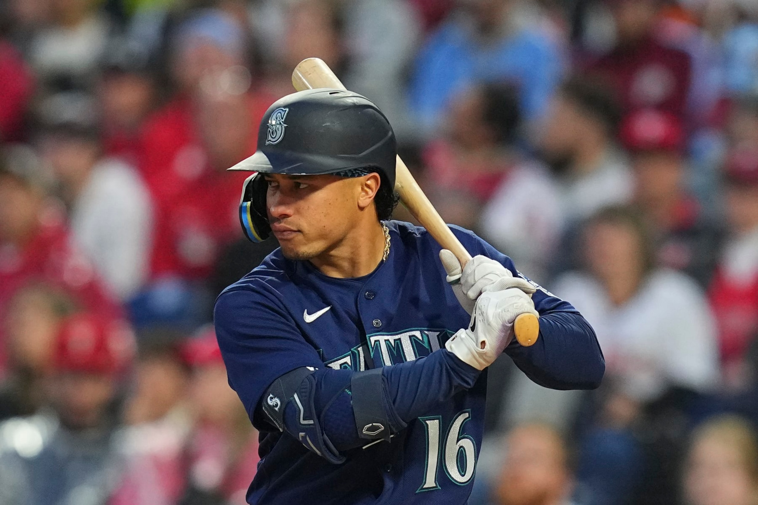 PHILADELPHIA, PA - APRIL 26: Kolten Wong #16 of the Seattle Mariners bats against the Philadelphia Phillies at Citizens Bank Park on April 26, 2023 in Philadelphia, Pennsylvania. (Photo by Mitchell Leff/Getty Images)