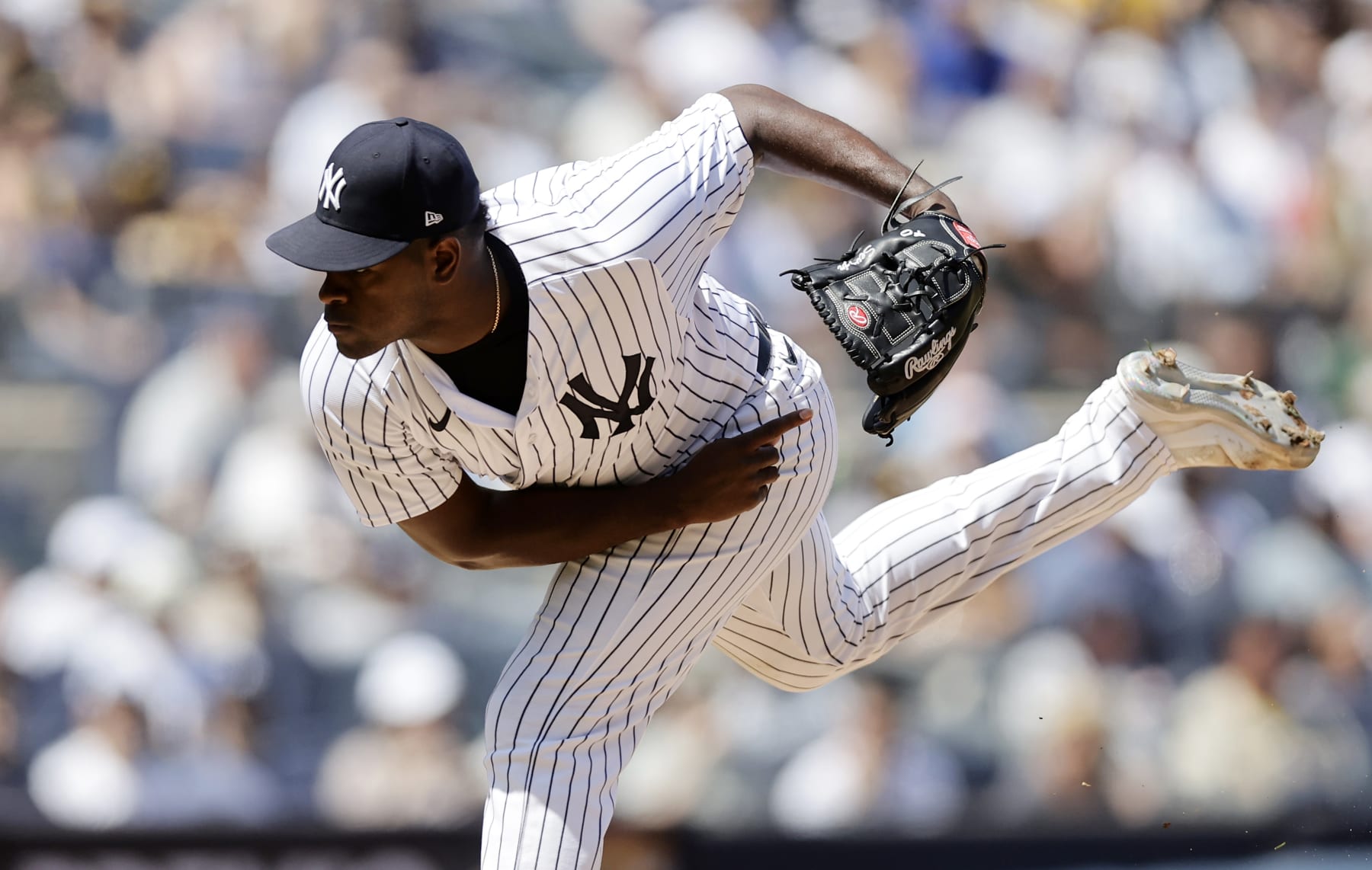 BRONX, NEW YORK - MAY 27:  Luis Severino #40 of the New York Yankees in action against the San Diego Padres at Yankee Stadium on May 27, 2023 in Bronx, New York. The Yankees defeated the Padres 3-2 in ten innings. (Photo by Jim McIsaac/Getty Images)
