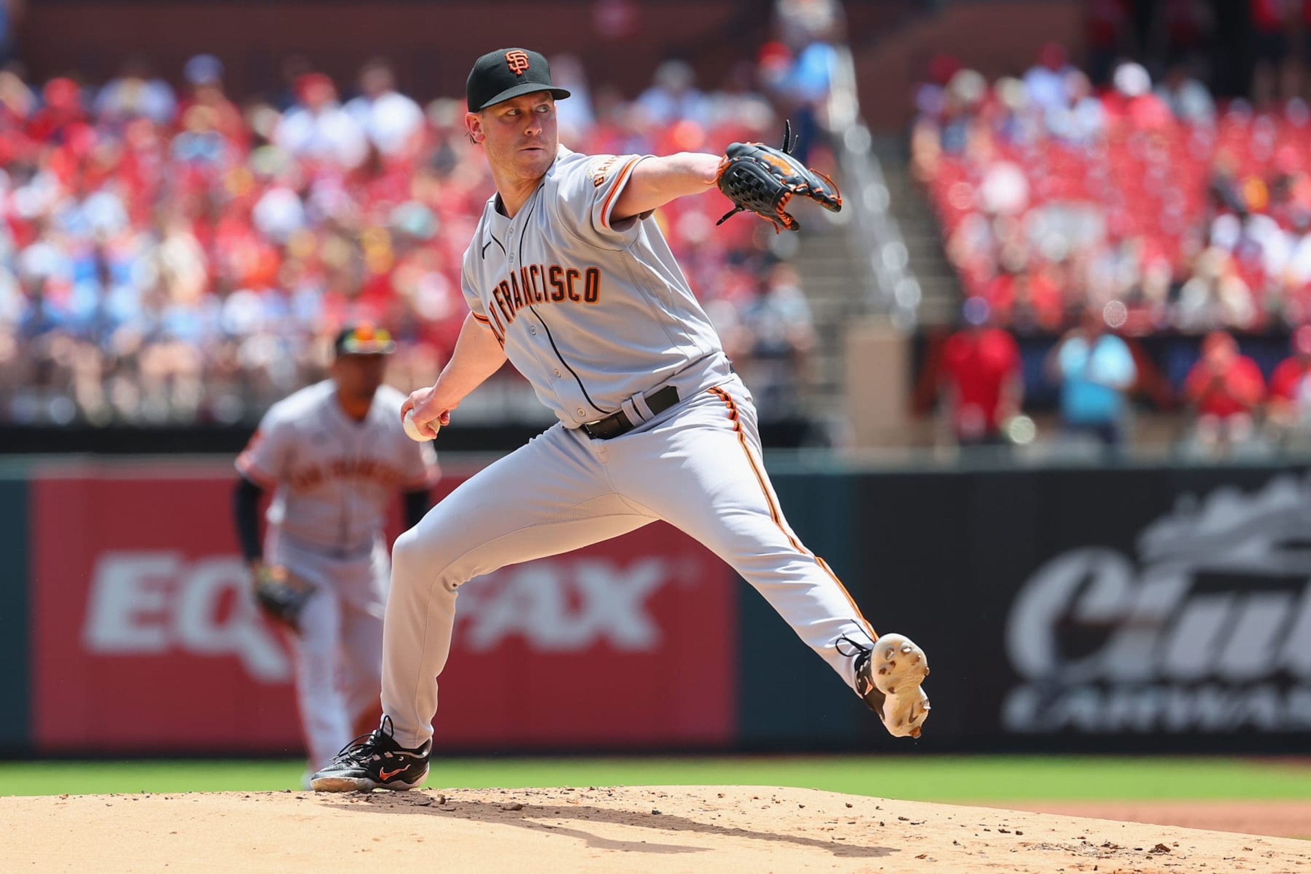 ST LOUIS, MISSOURI - JUNE 14: Anthony DeSclafani #26 of the San Francisco Giants delivers a pitch against the St. Louis Cardinals in the first inning at Busch Stadium on June 14, 2023 in St Louis, Missouri. (Photo by Dilip Vishwanat/Getty Images)