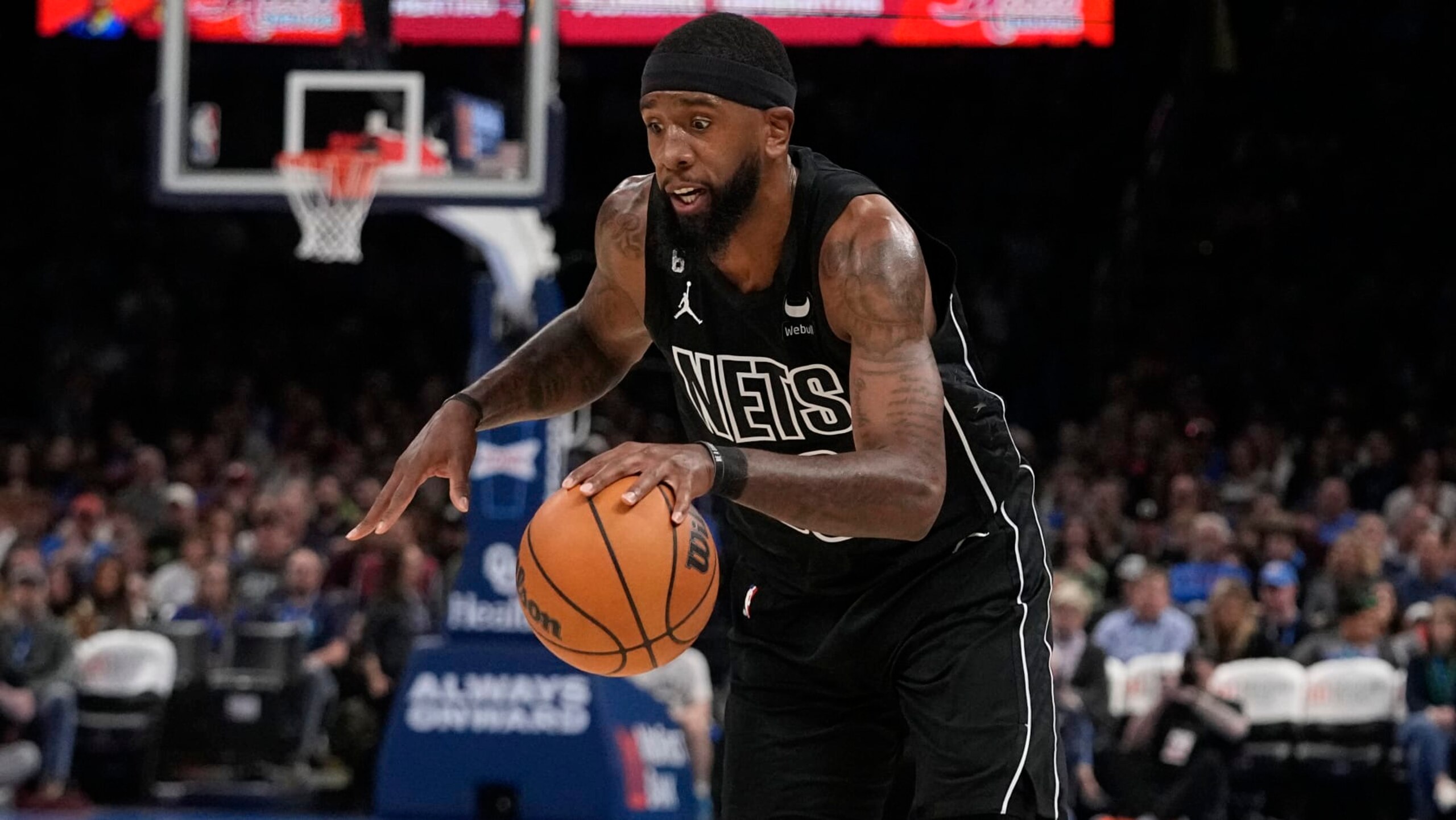 Brooklyn Nets forward Royce O'Neale (00) during an NBA basketball game against the Oklahoma City Thunder, Tuesday, March 14, 2023, in Oklahoma City. (AP Photo/Sue Ogrocki) Brooklyn Nets forward Royce O'Neale (00) during an NBA basketball game against the Oklahoma City Thunder, Tuesday, March 14, 2023, in Oklahoma City. (AP Photo/Sue Ogrocki)