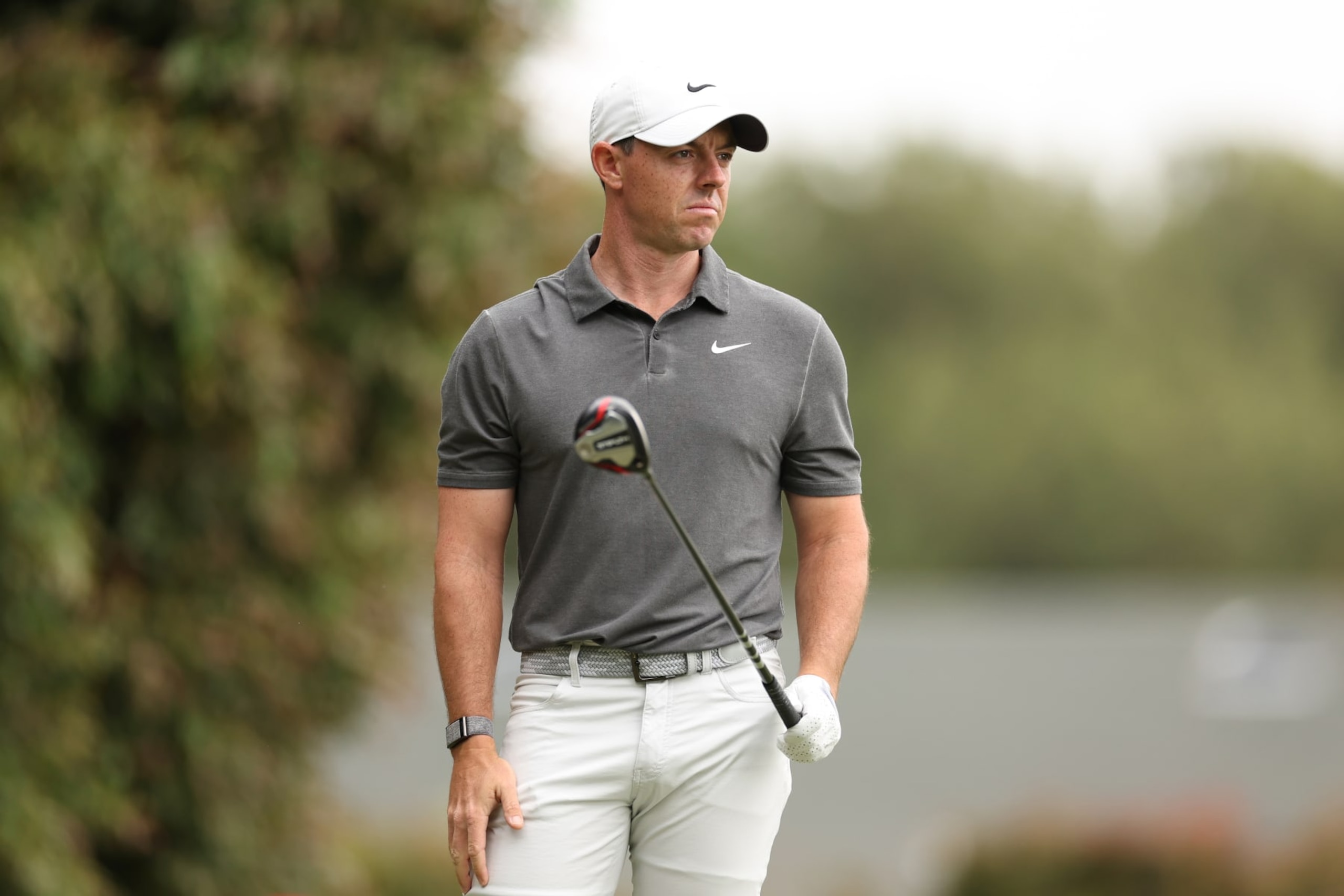 LOS ANGELES, CALIFORNIA - JUNE 15: Rory McIlroy of Northern Ireland waits to tee off during the first round of the 123rd U.S. Open Championship at The Los Angeles Country Club on June 15, 2023 in Los Angeles, California. (Photo by Ezra Shaw/Getty Images)