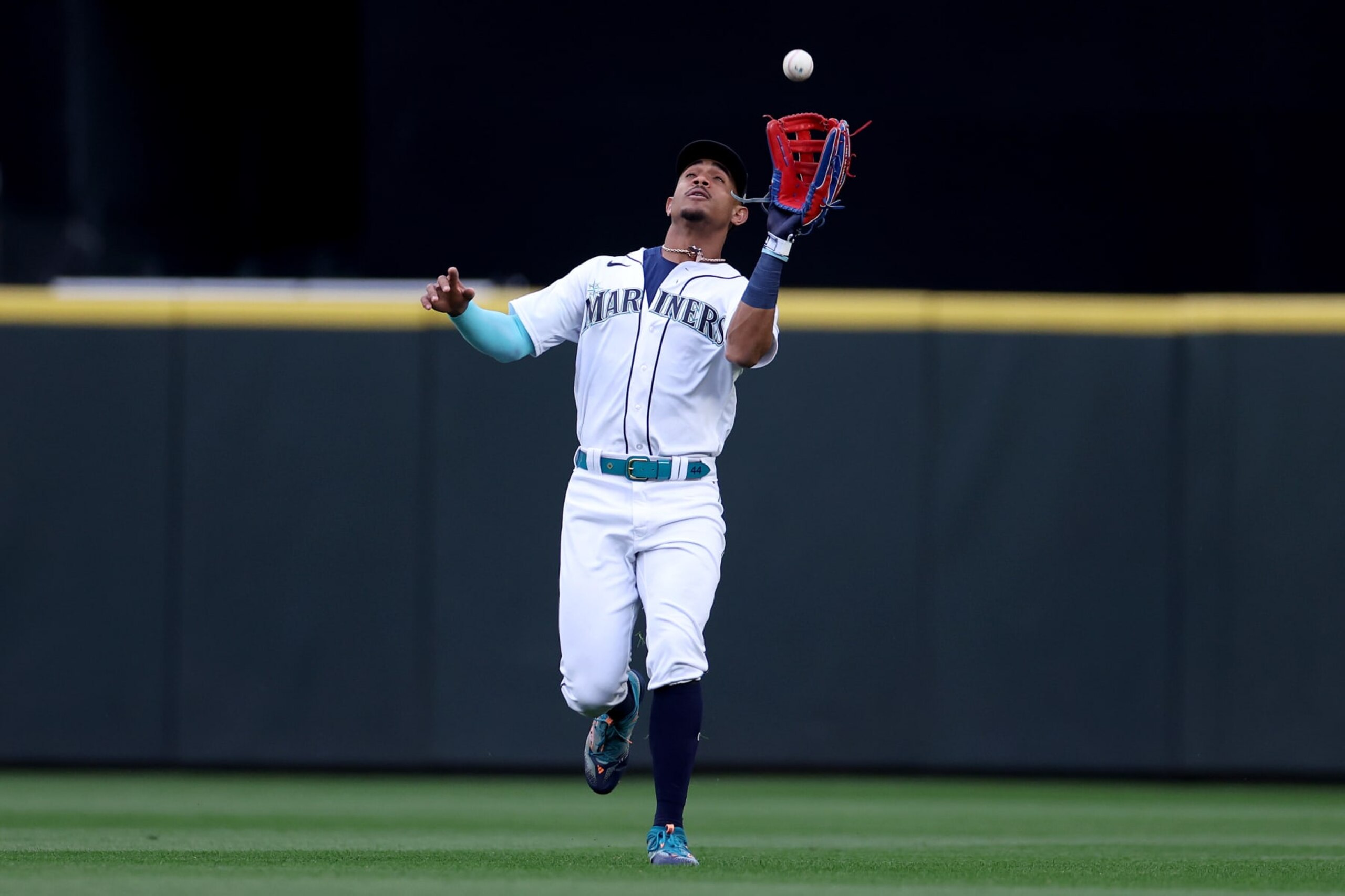 SEATTLE, WASHINGTON - JUNE 14: Julio Rodriguez #44 of the Seattle Mariners catches the ball for an out against the Miami Marlins at T-Mobile Park on June 14, 2023 in Seattle, Washington. (Photo by Steph Chambers/Getty Images) SEATTLE, WASHINGTON - JUNE 14: Julio Rodriguez #44 of the Seattle Mariners catches the ball for an out against the Miami Marlins at T-Mobile Park on June 14, 2023 in Seattle, Washington. (Photo by Steph Chambers/Getty Images)